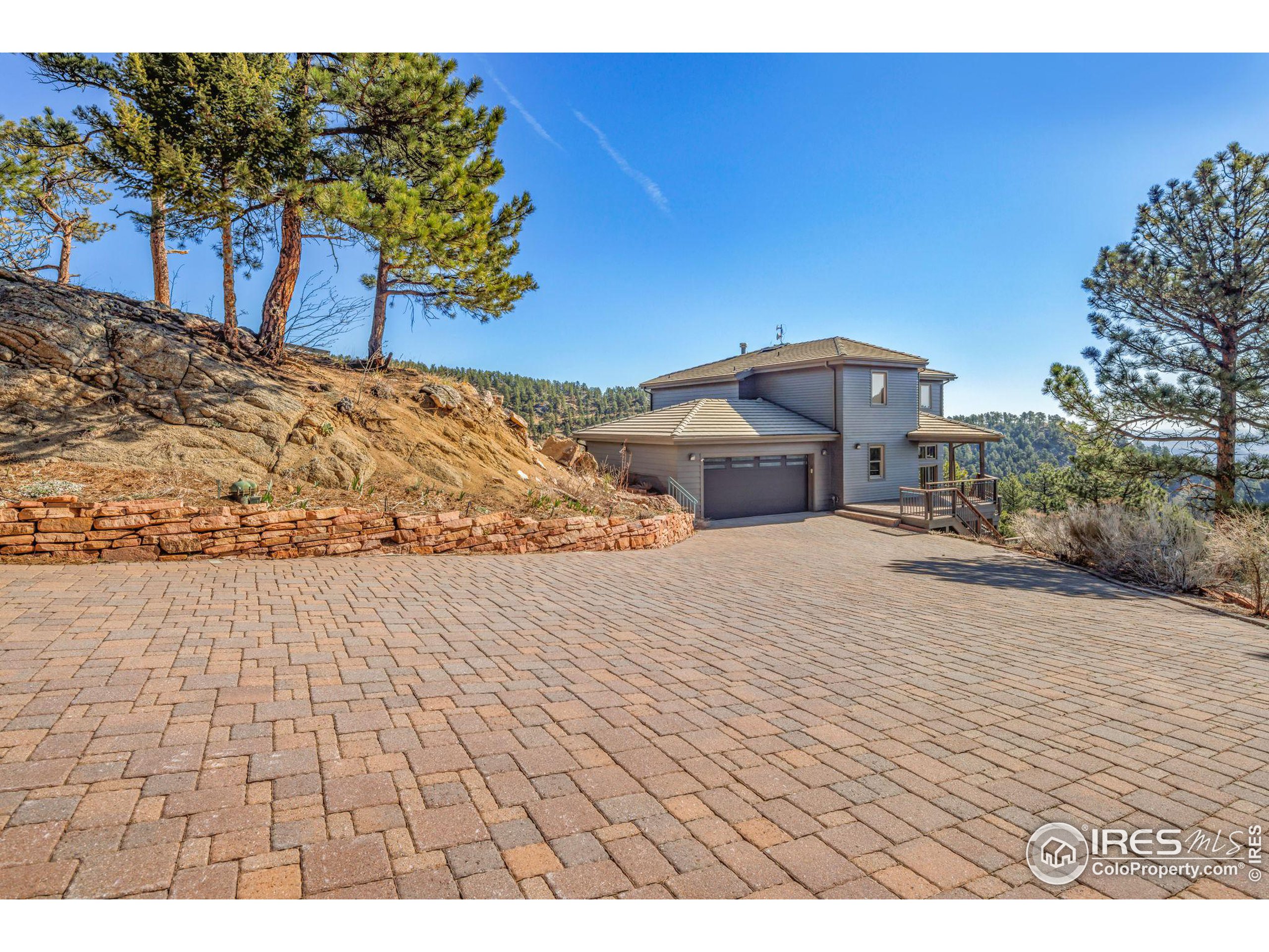 1448 Carriage Hills Dr