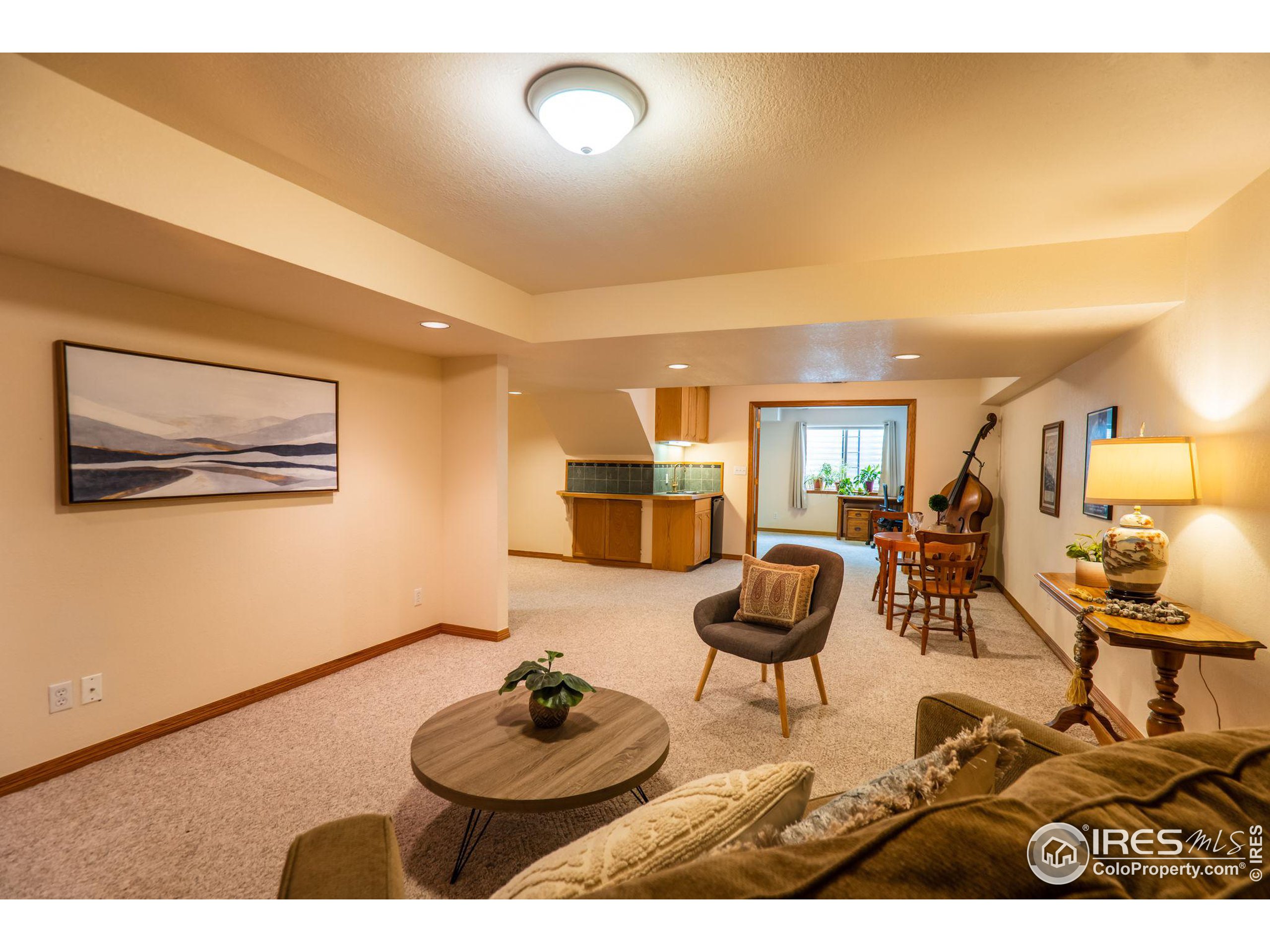 2724 Westlake Ct