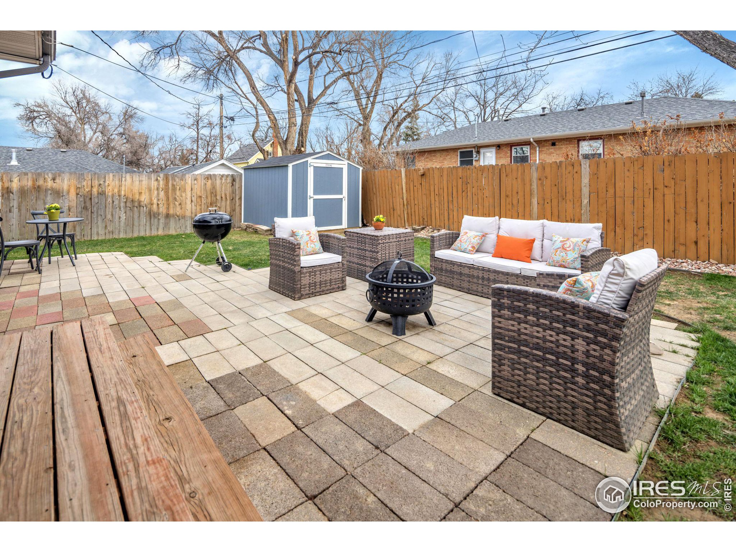 23 Sunset Cir