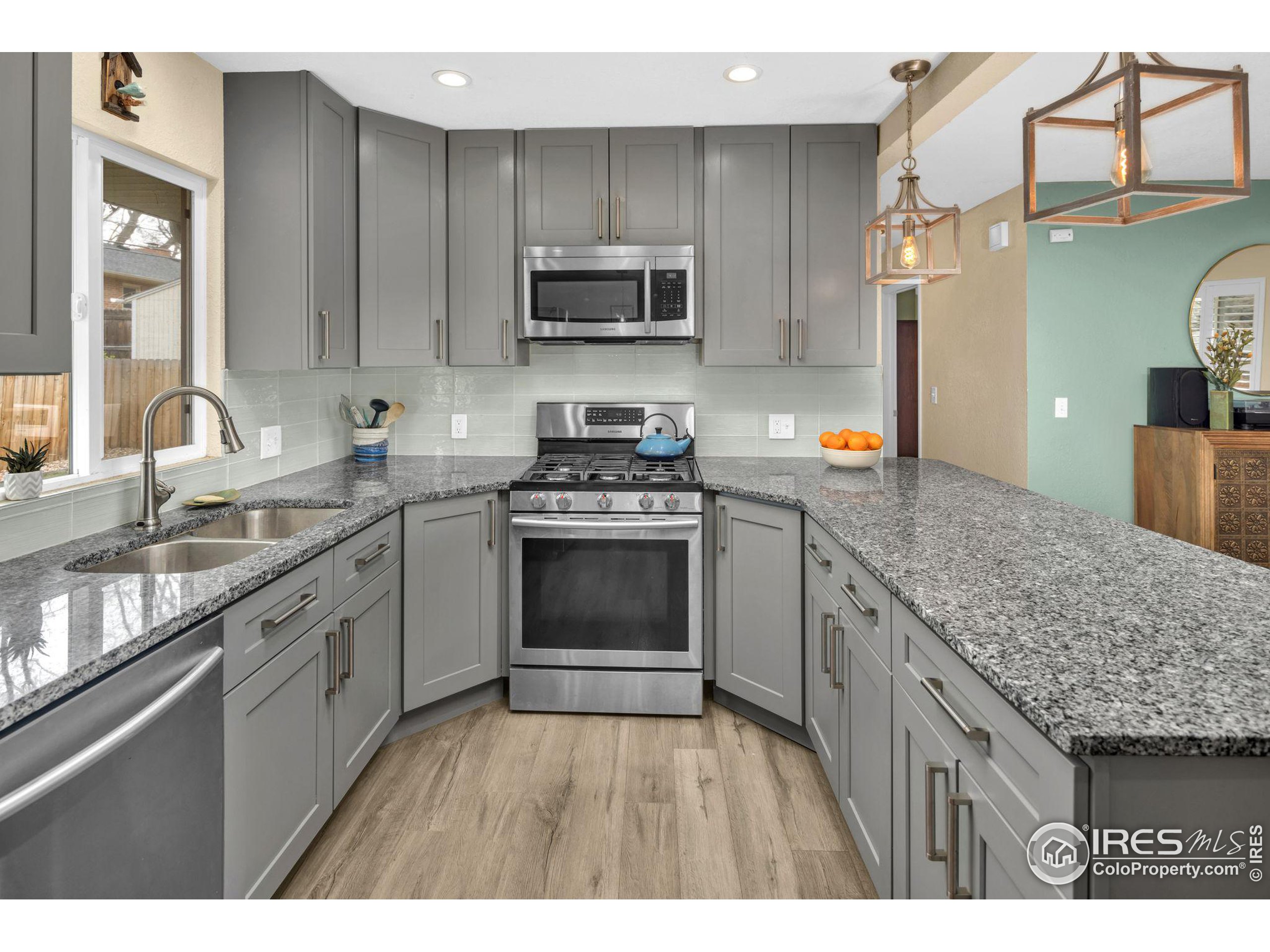 23 Sunset Cir