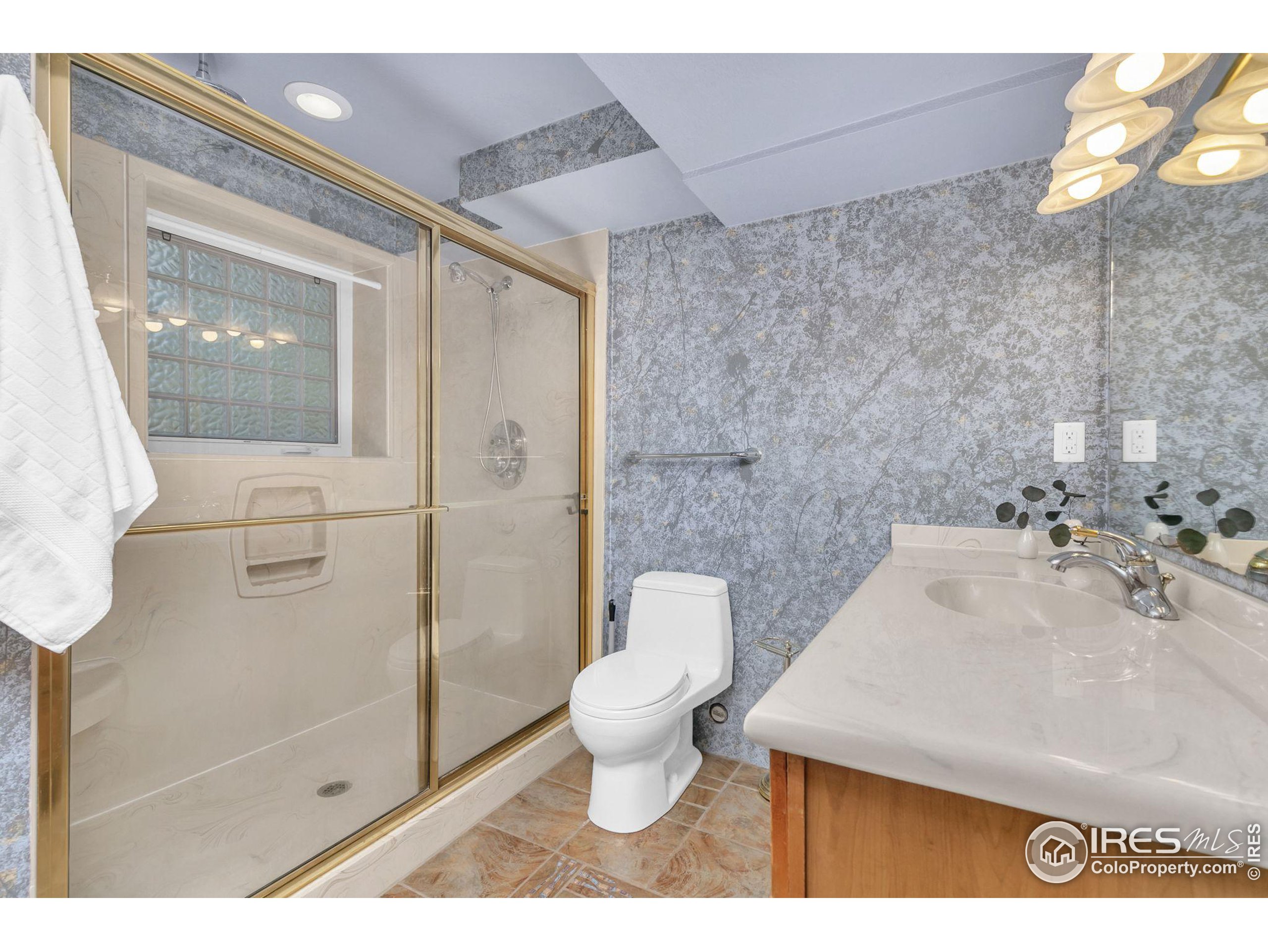 825 Boltz Dr