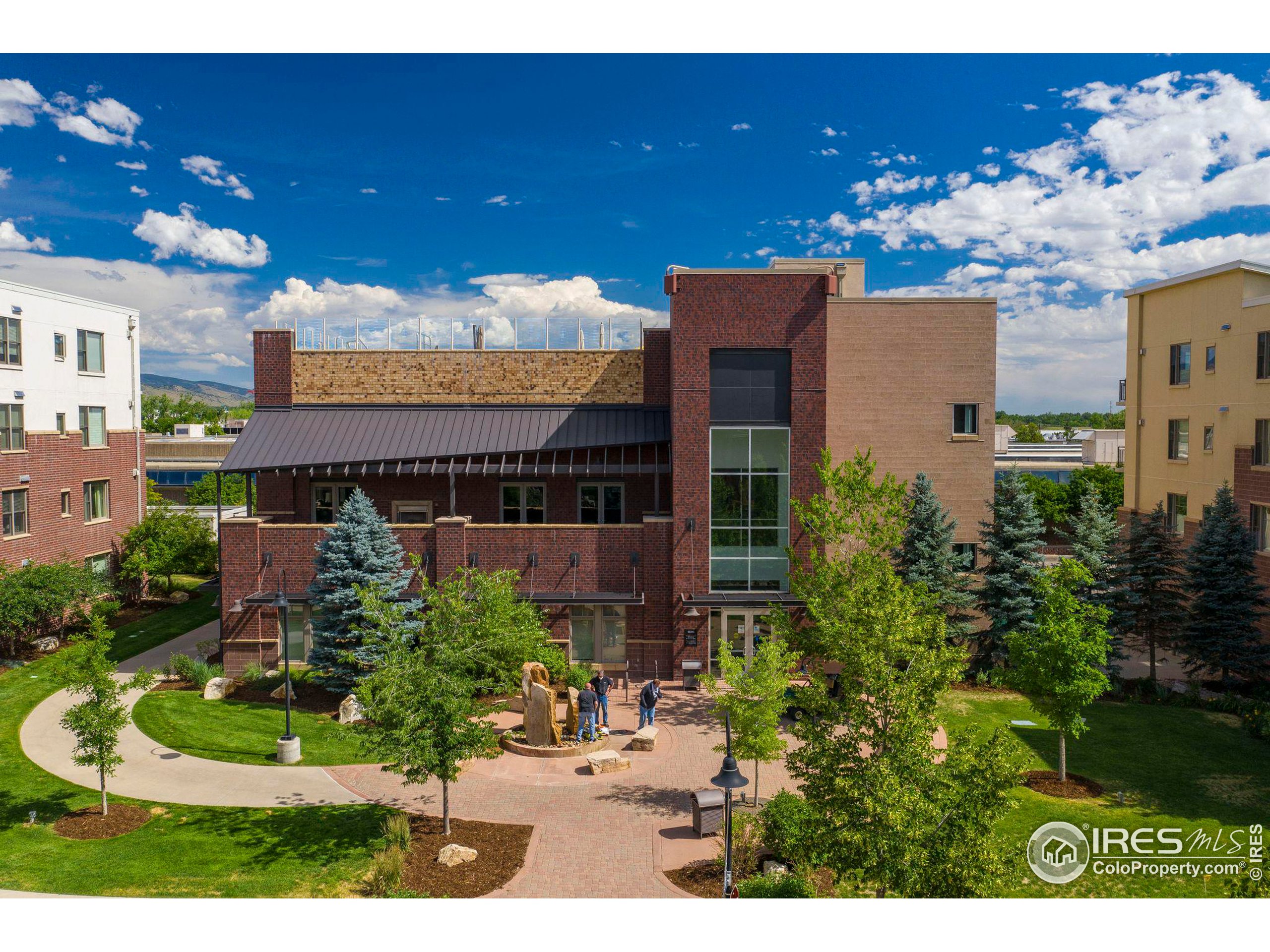3301 Arapahoe Ave E-305