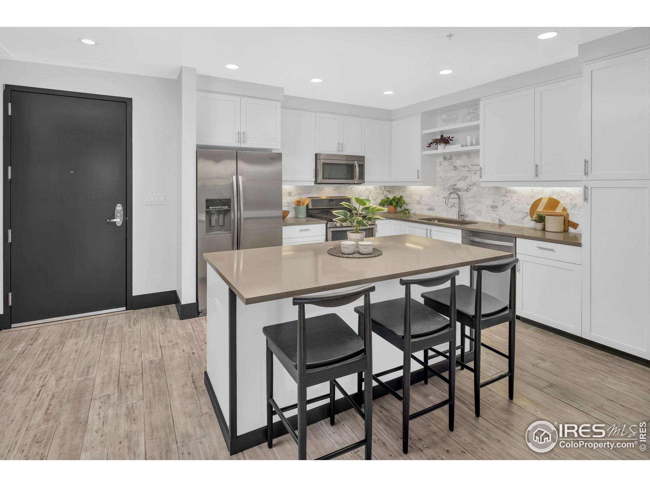 3301 Arapahoe Ave E-305