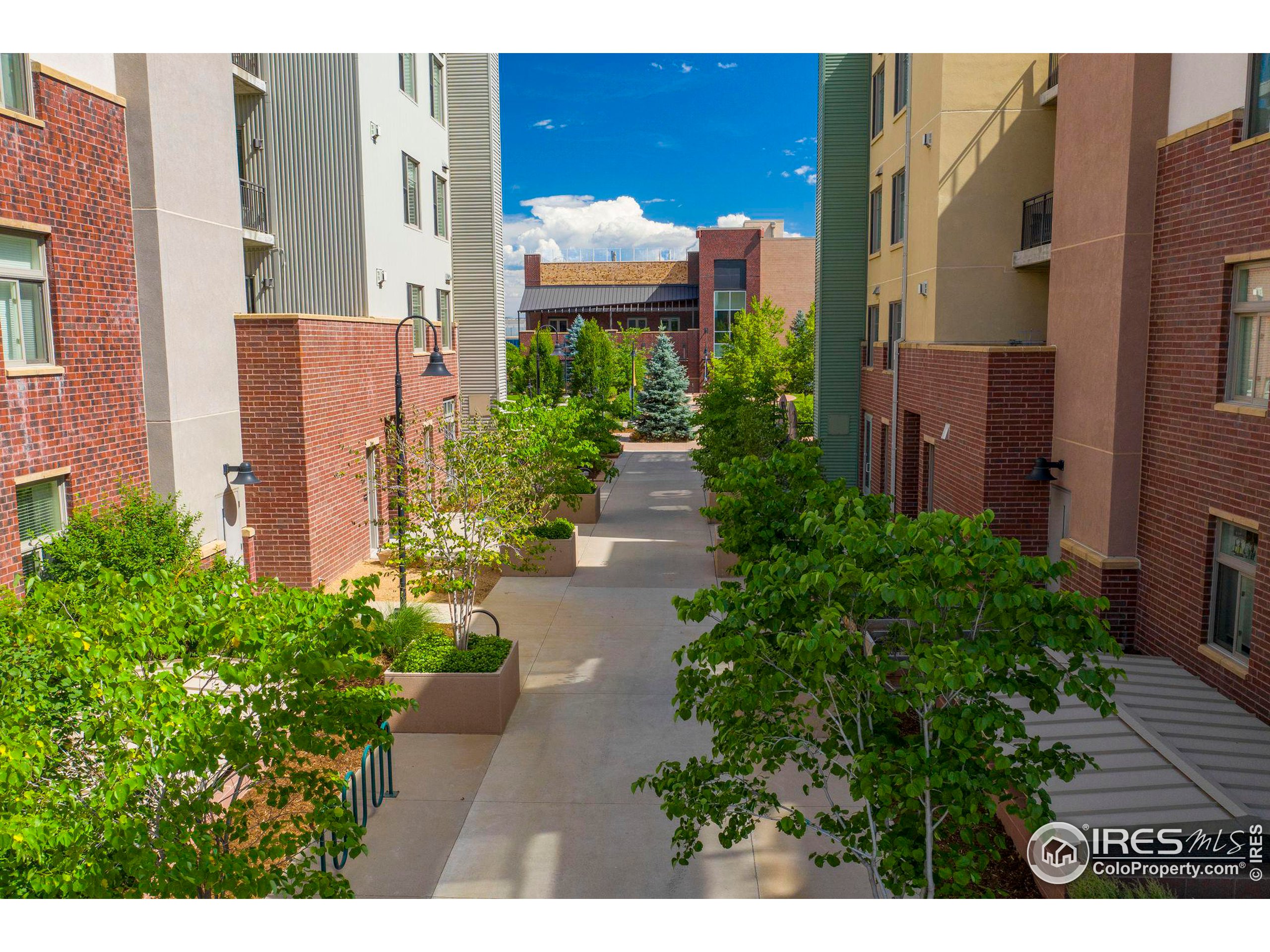 3301 Arapahoe Ave E-305