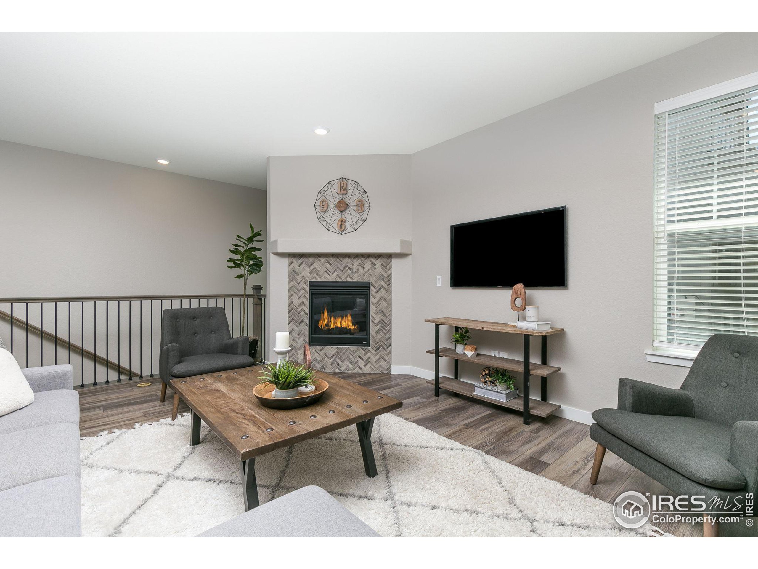 1586 Hudson Dr