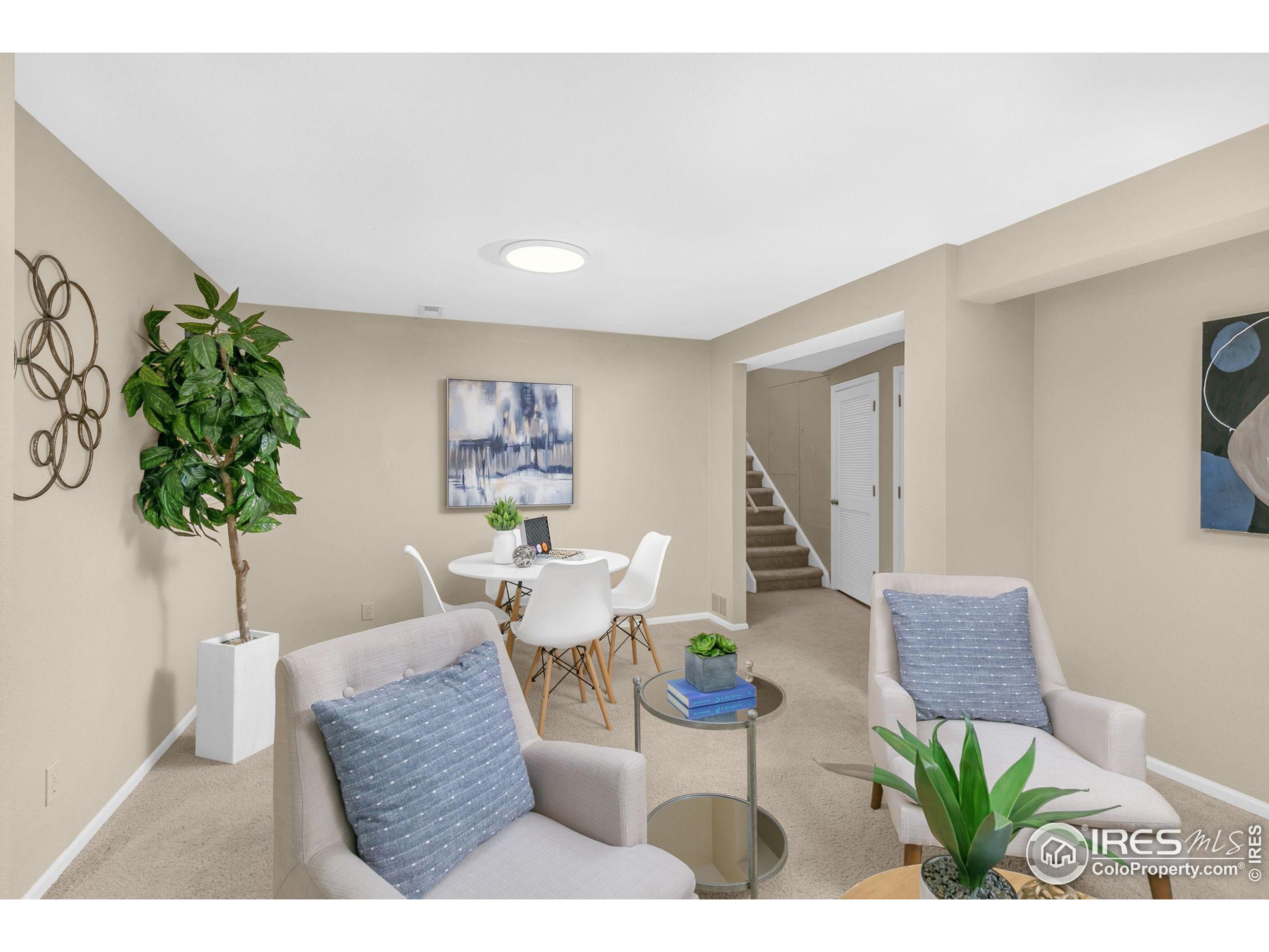 534 W Cactus Ct