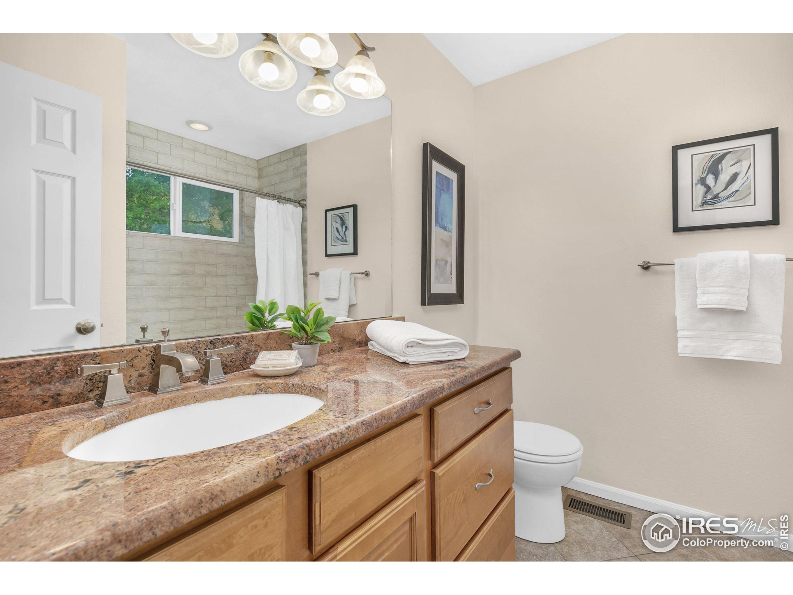 534 W Cactus Ct