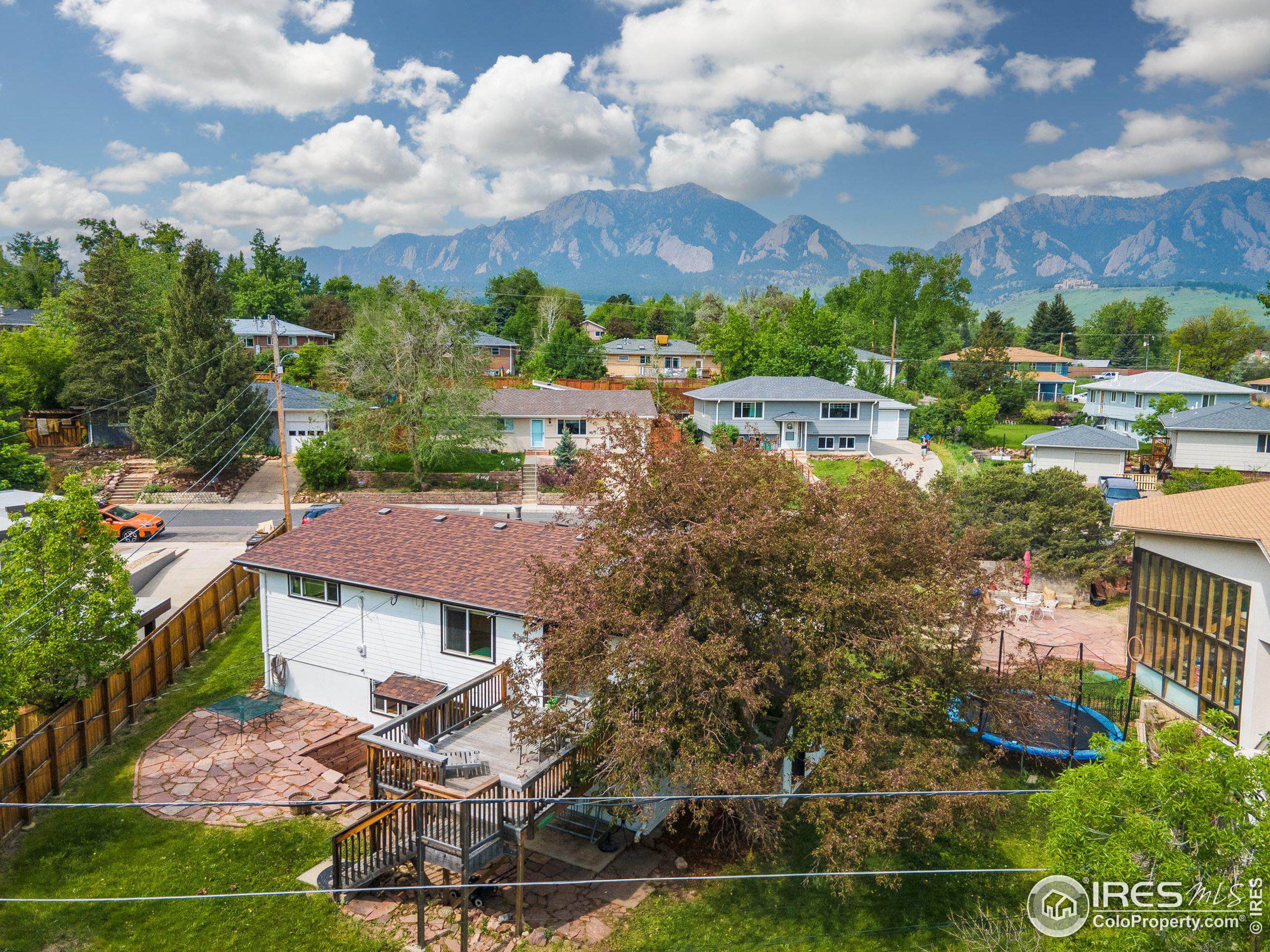 4445 Squires Cir