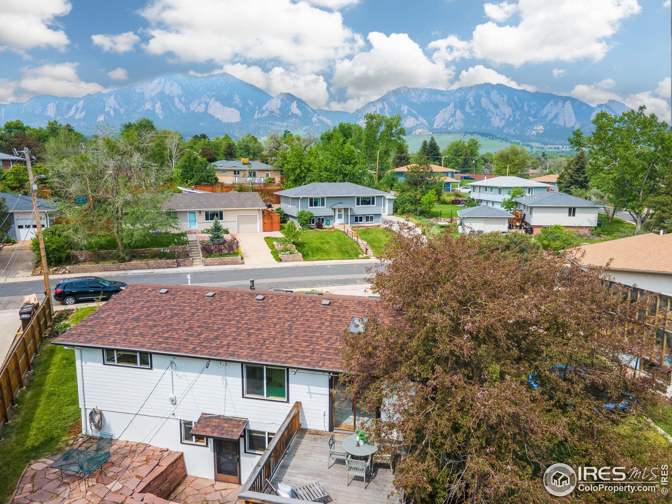 4445 Squires Cir