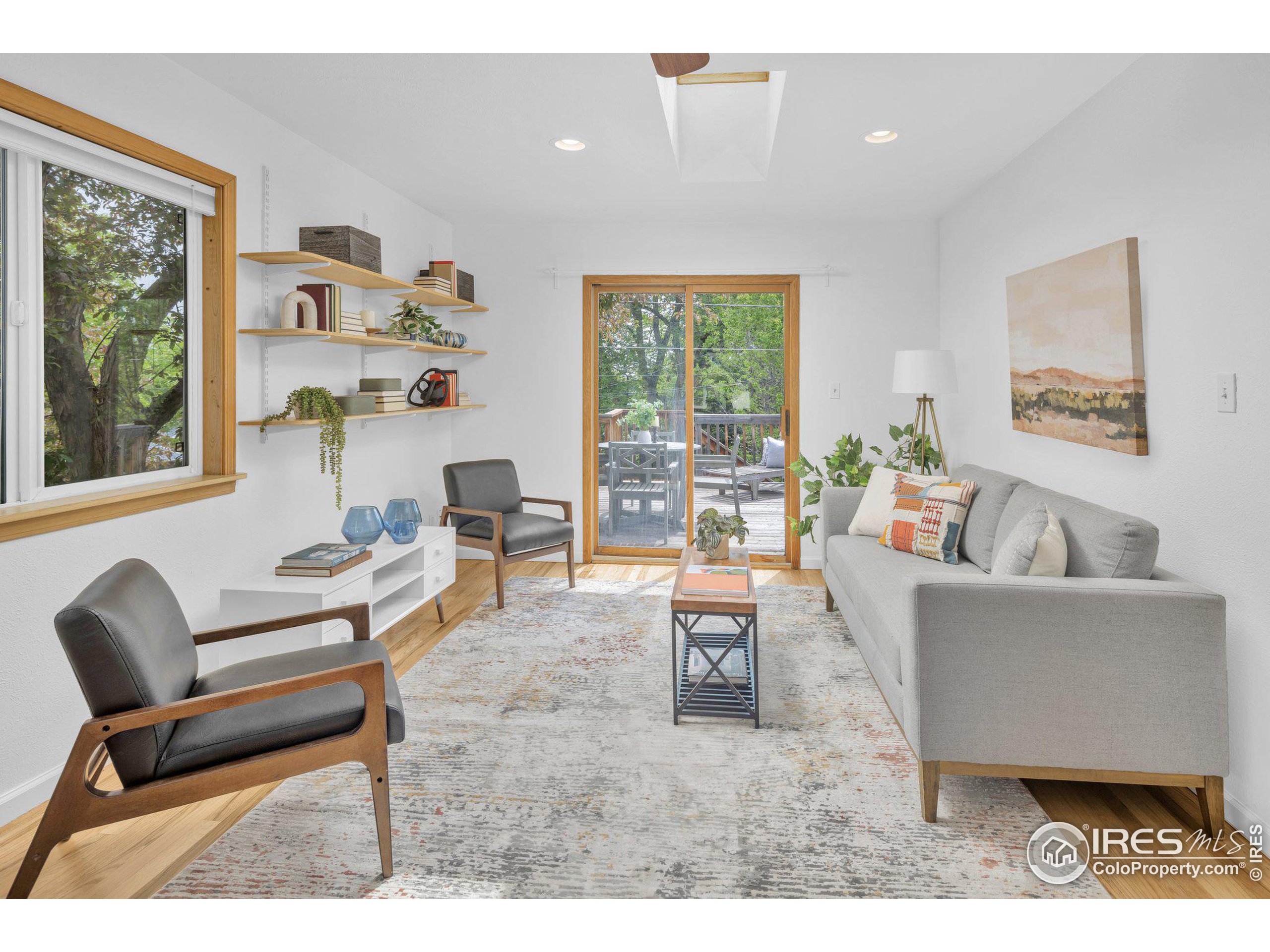 4445 Squires Cir
