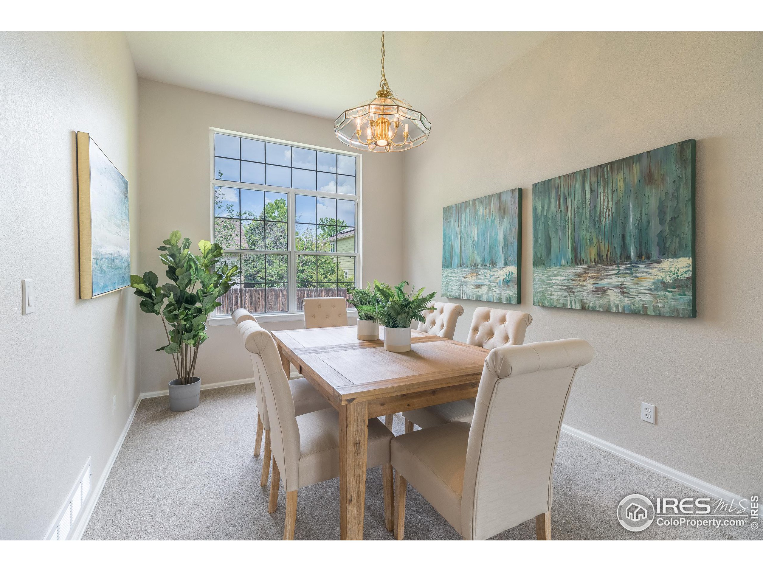 438 Pinewood Cir