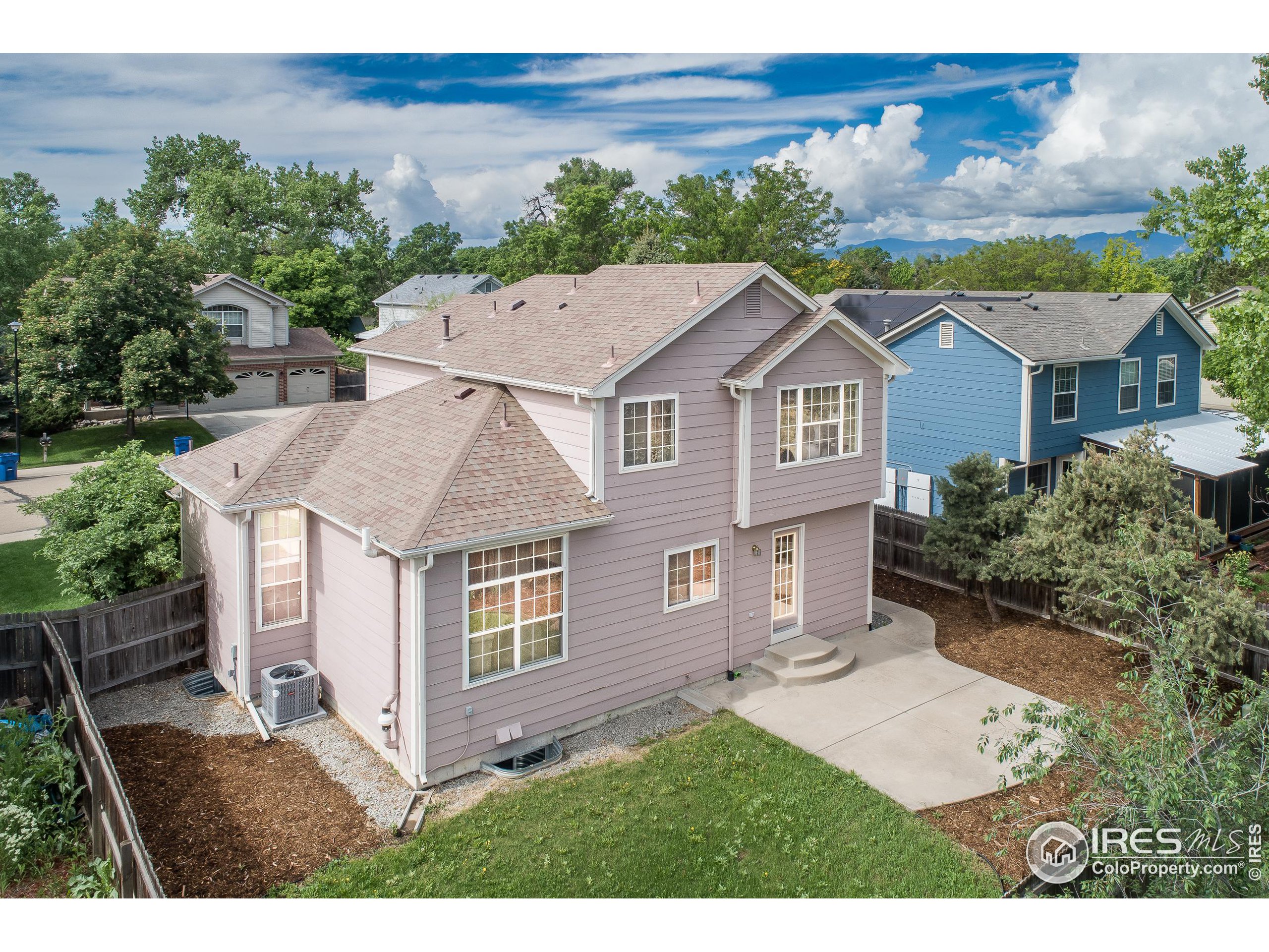 438 Pinewood Cir