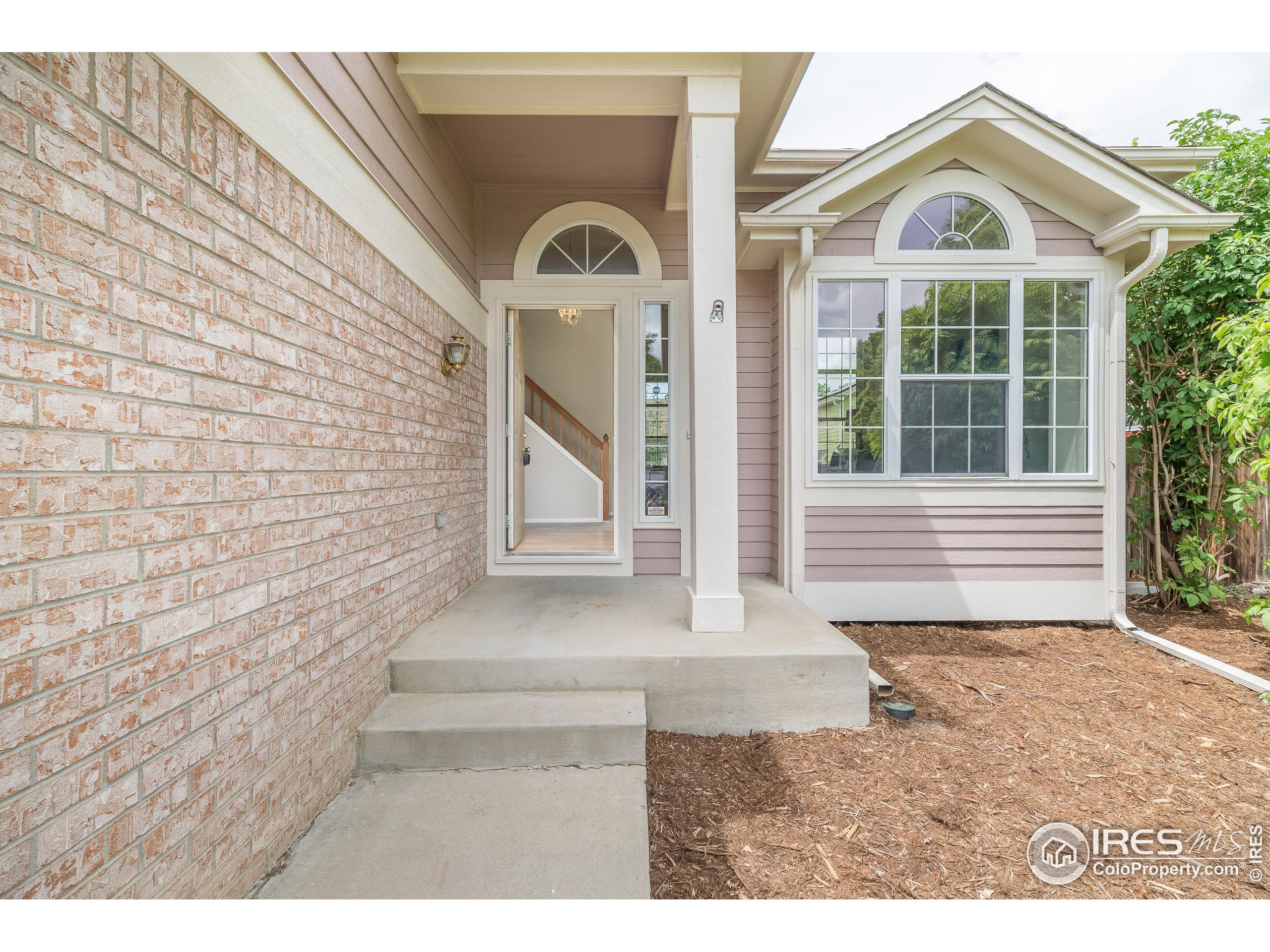 438 Pinewood Cir