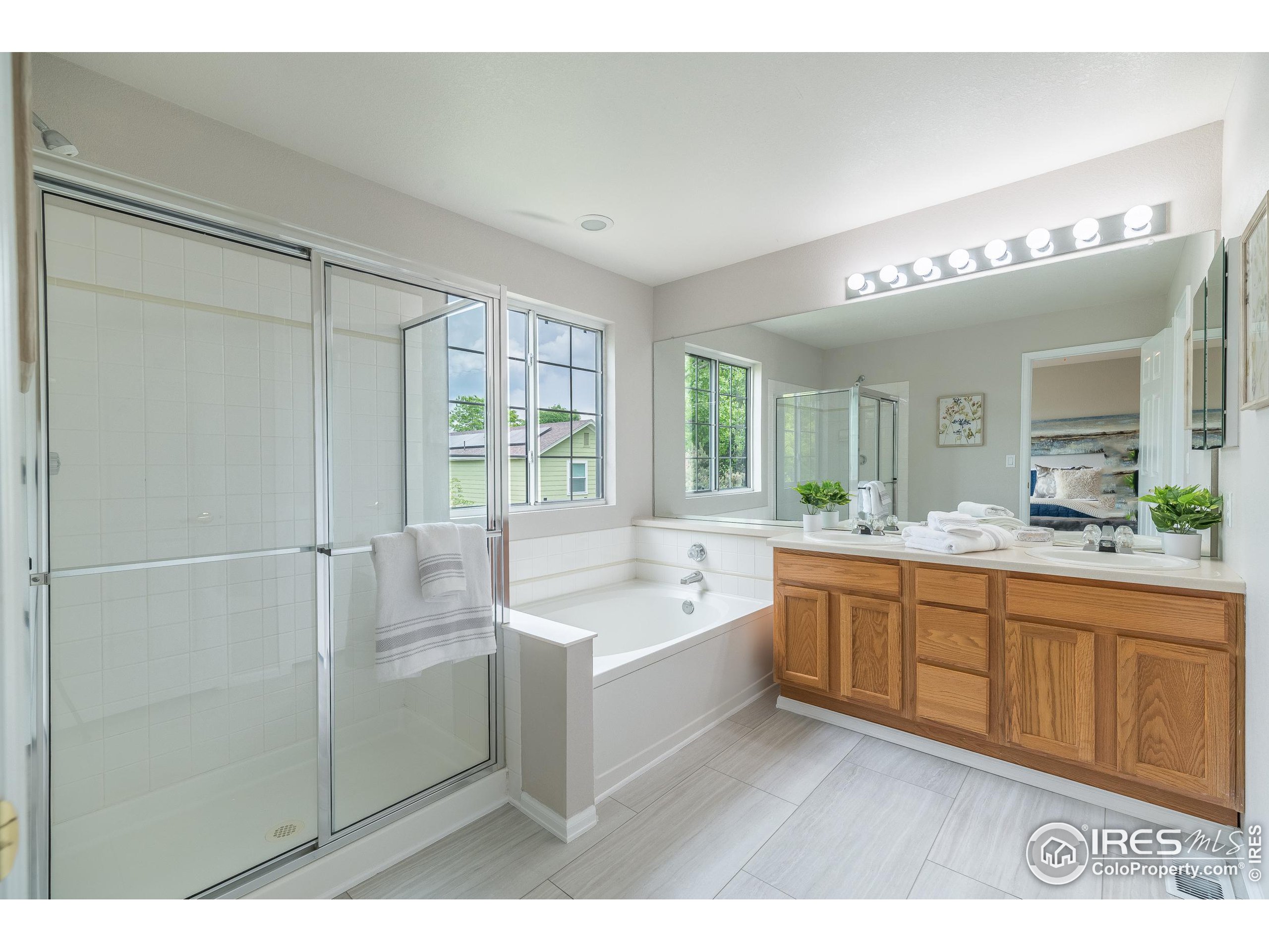 438 Pinewood Cir