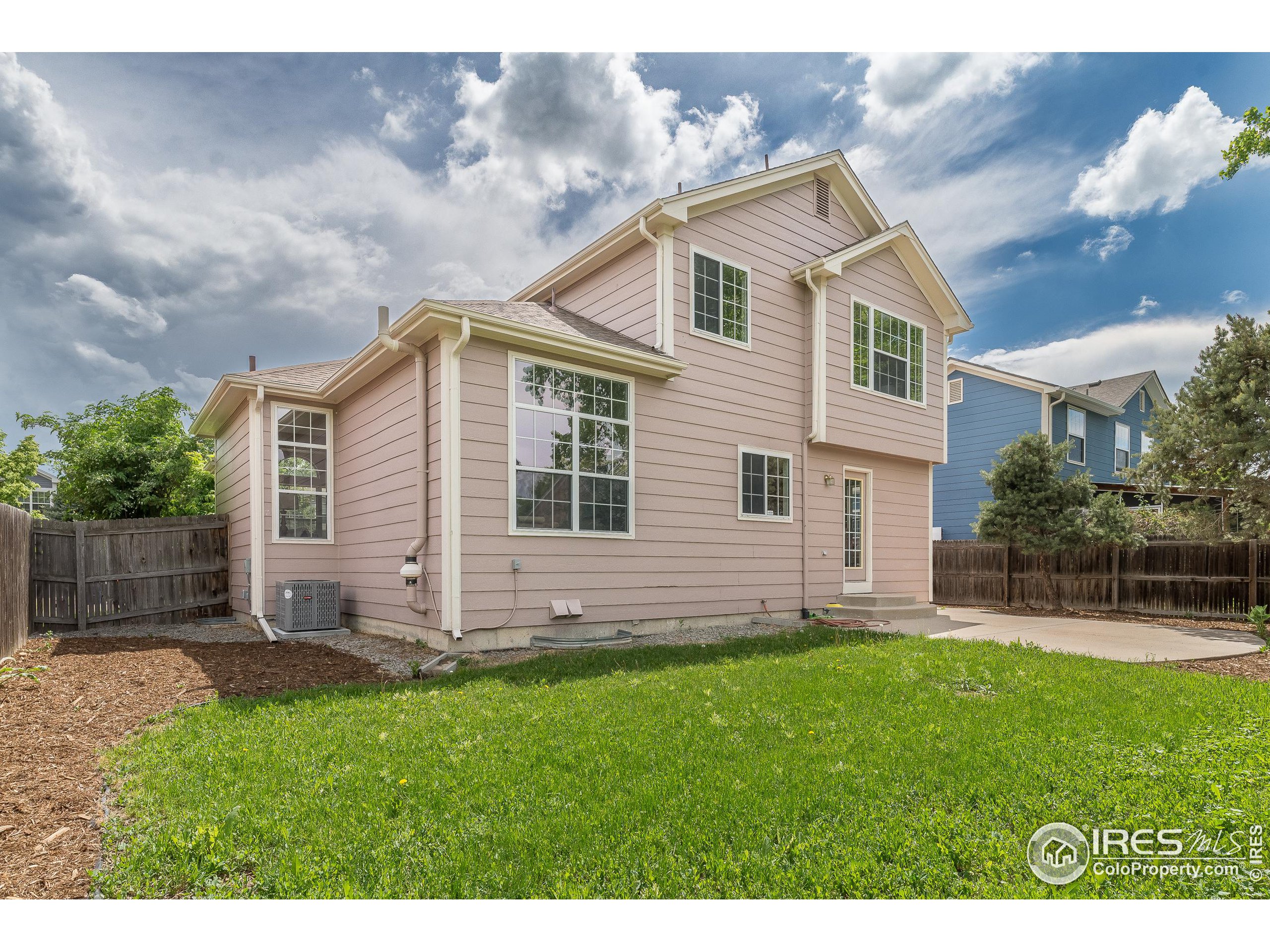 438 Pinewood Cir