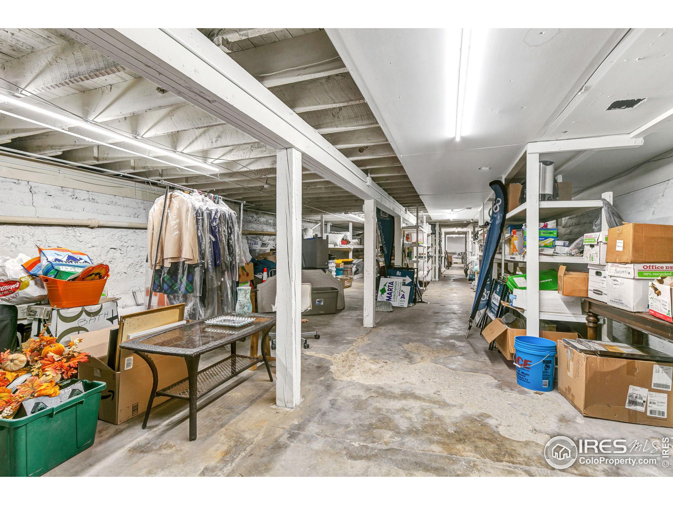 325 Main St