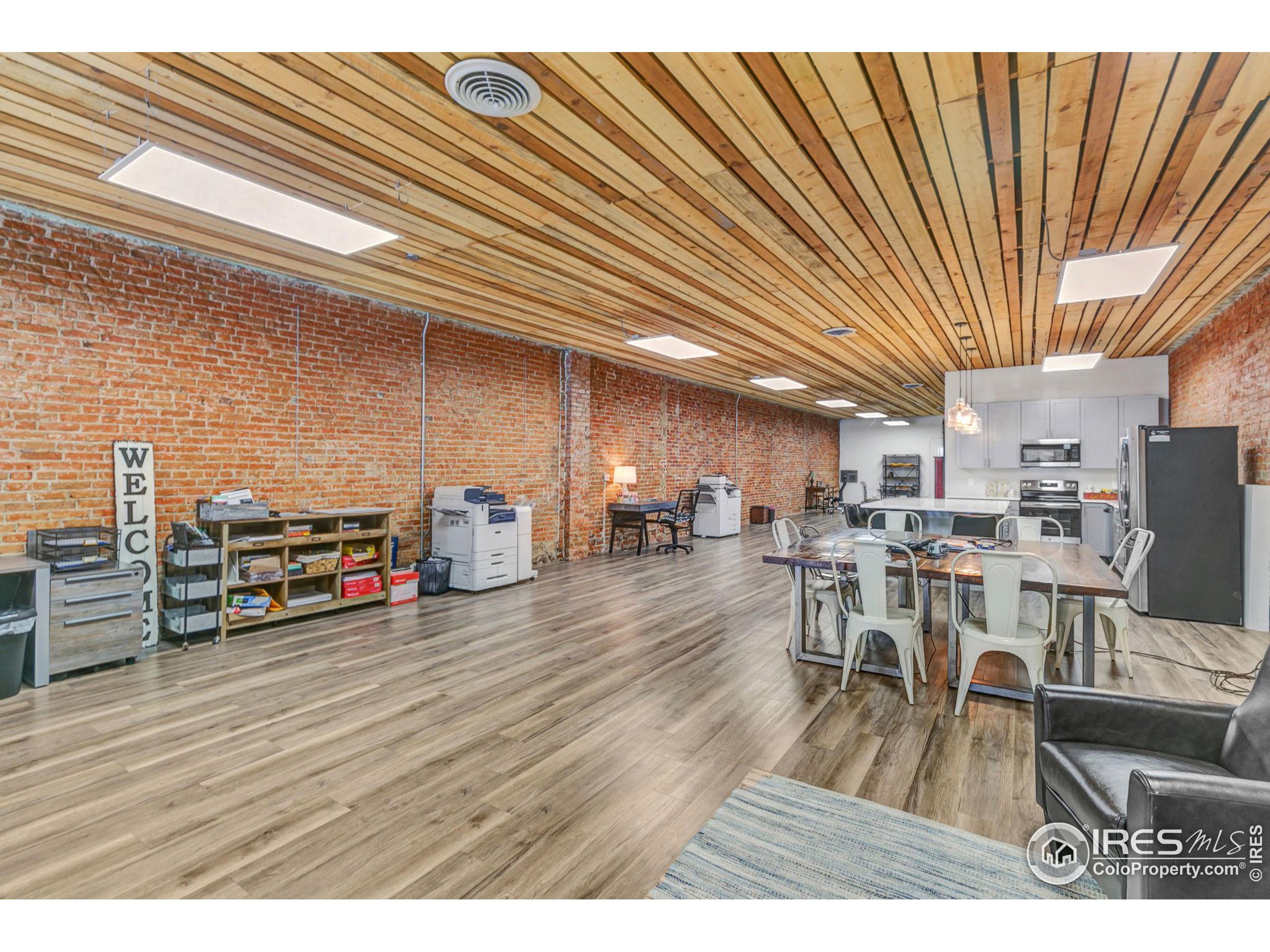 325 Main St
