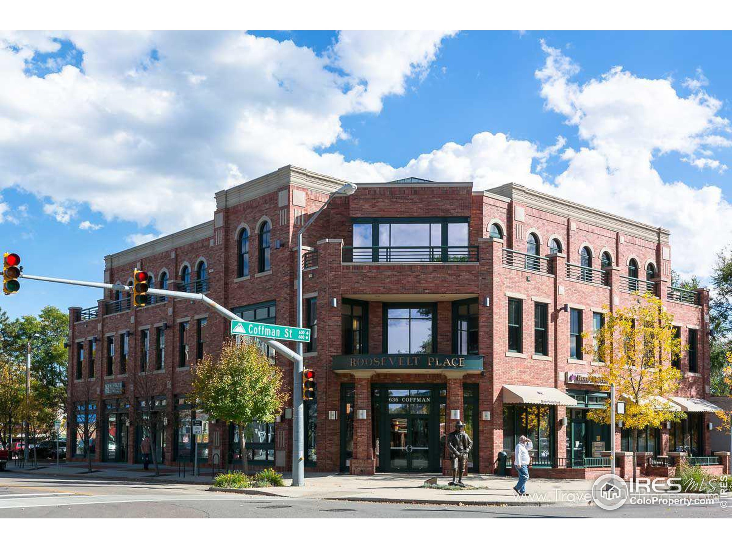 325 Main St
