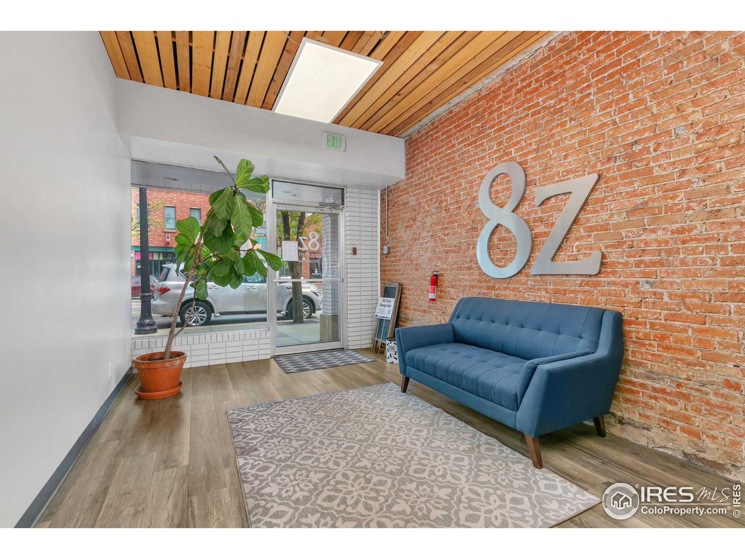 325 Main St