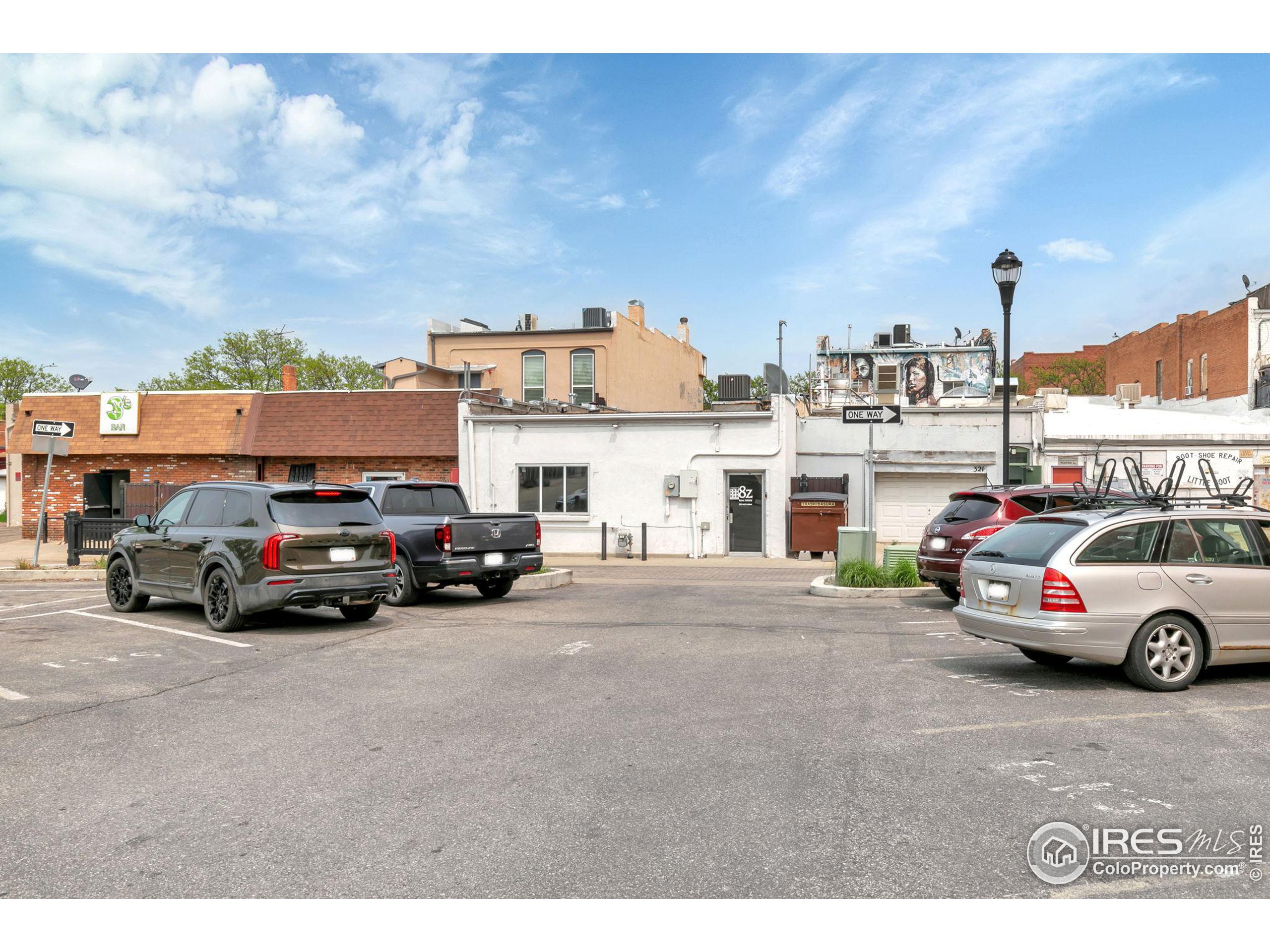 325 Main St