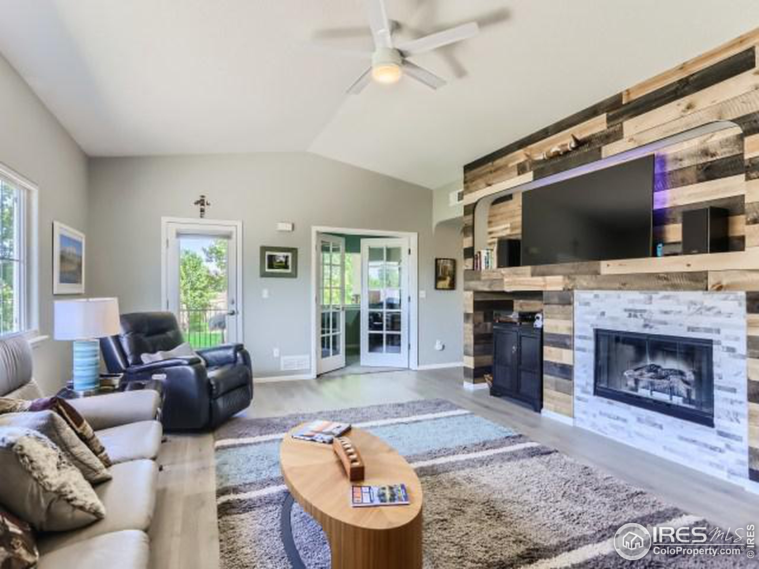 1012 Sonoma Cir 5-C