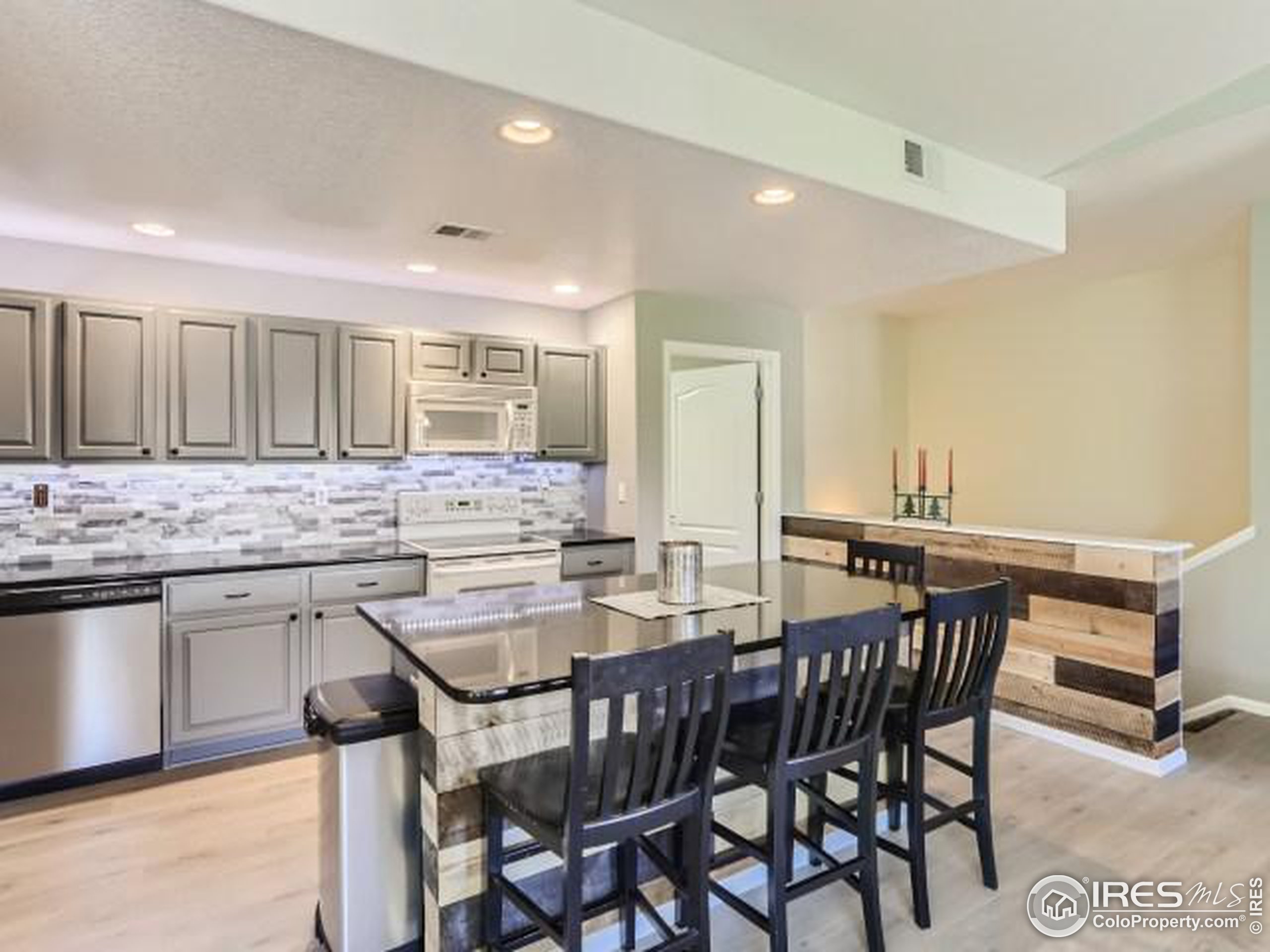 1012 Sonoma Cir 5-C