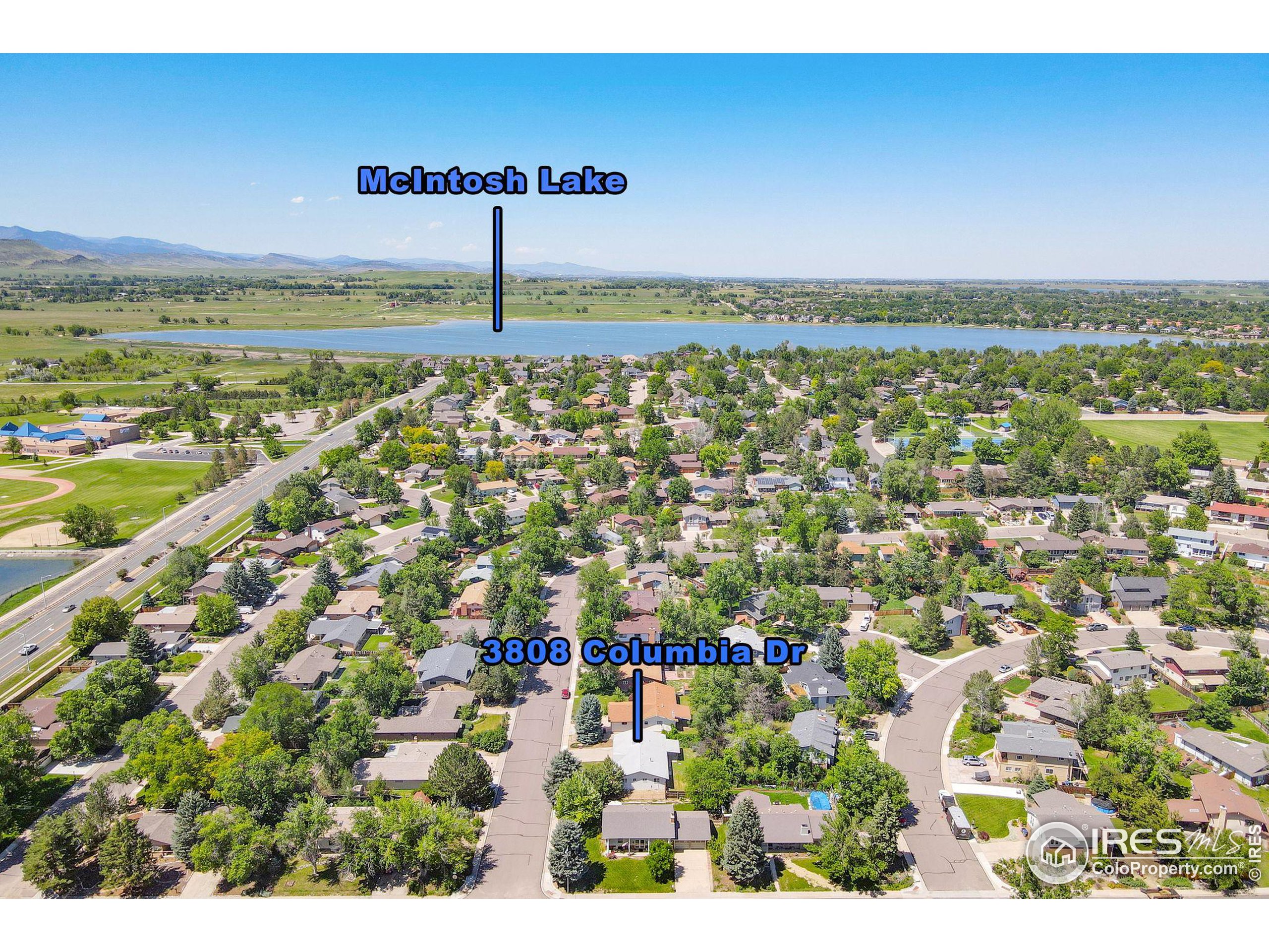 3808 Columbia Dr