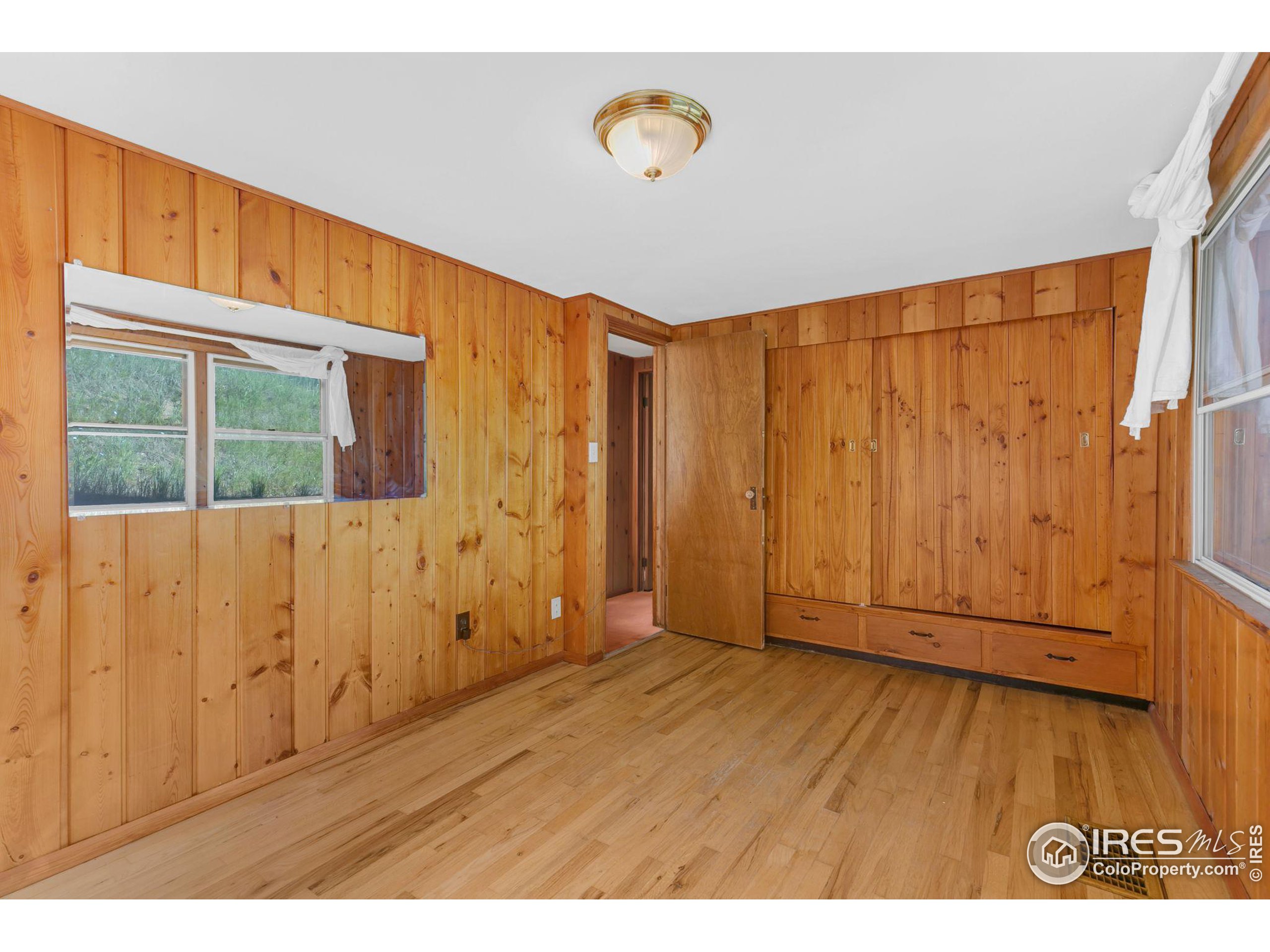 860 Poorman Rd