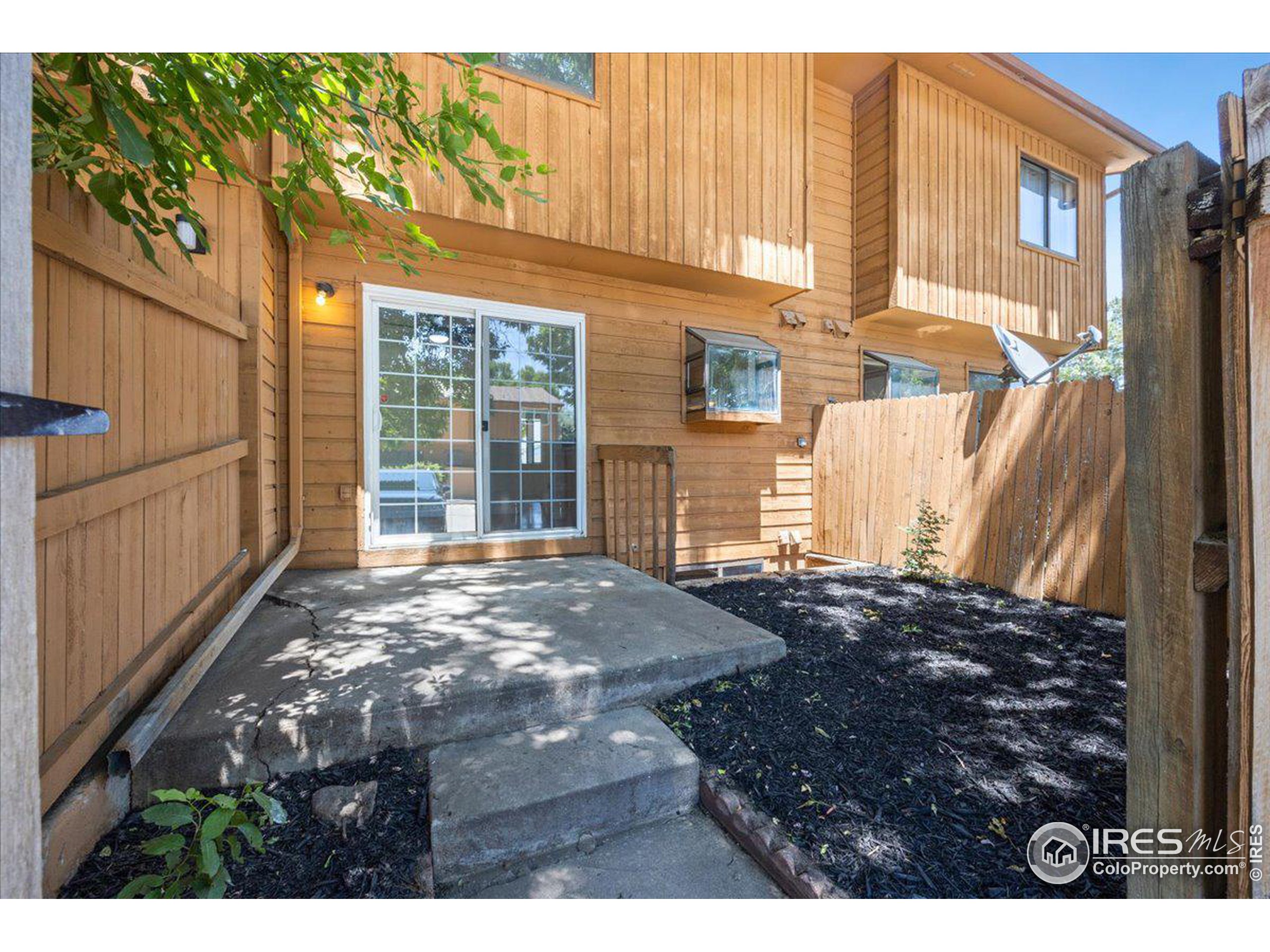 303 Quebec Ave
