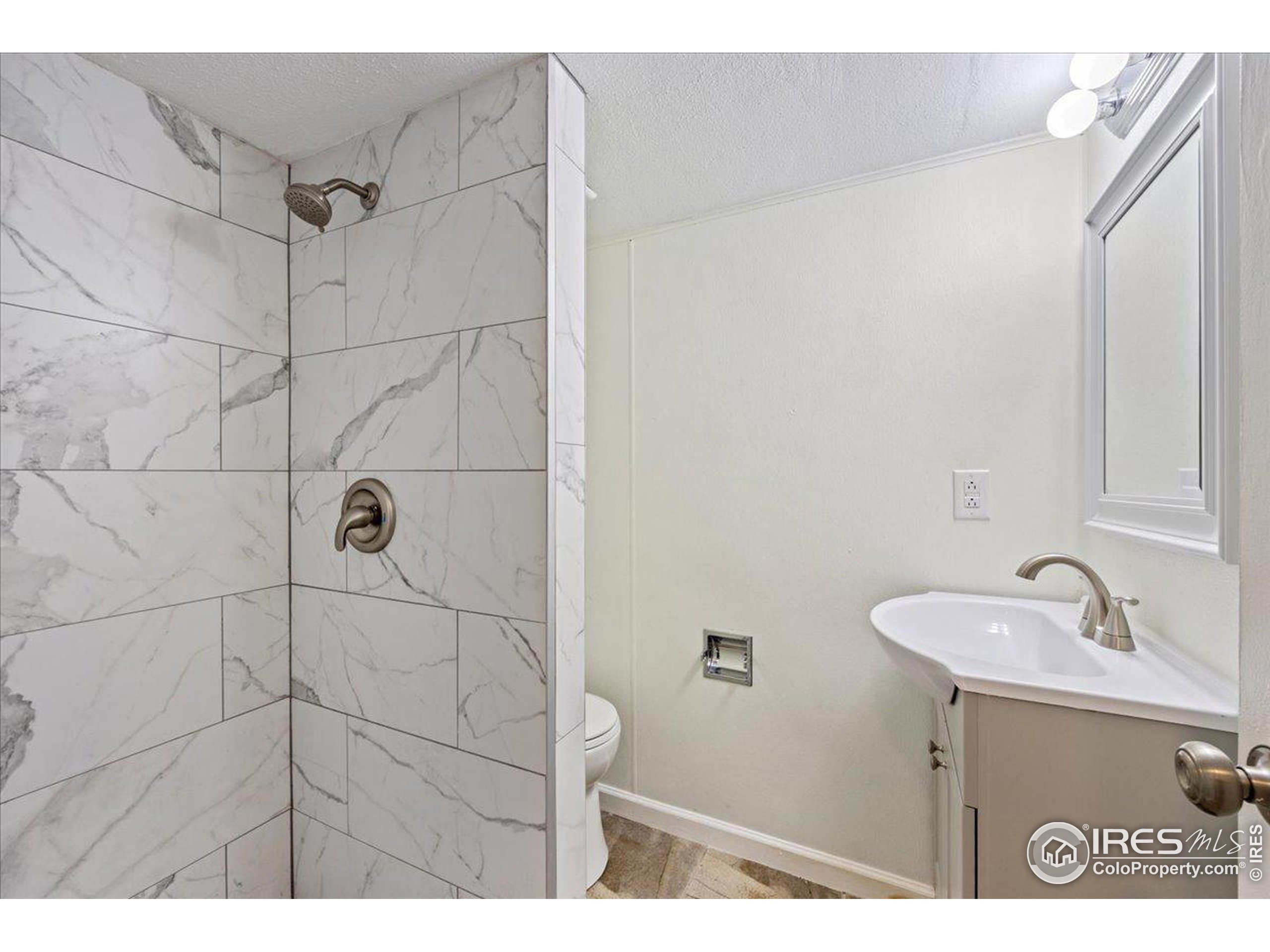 303 Quebec Ave