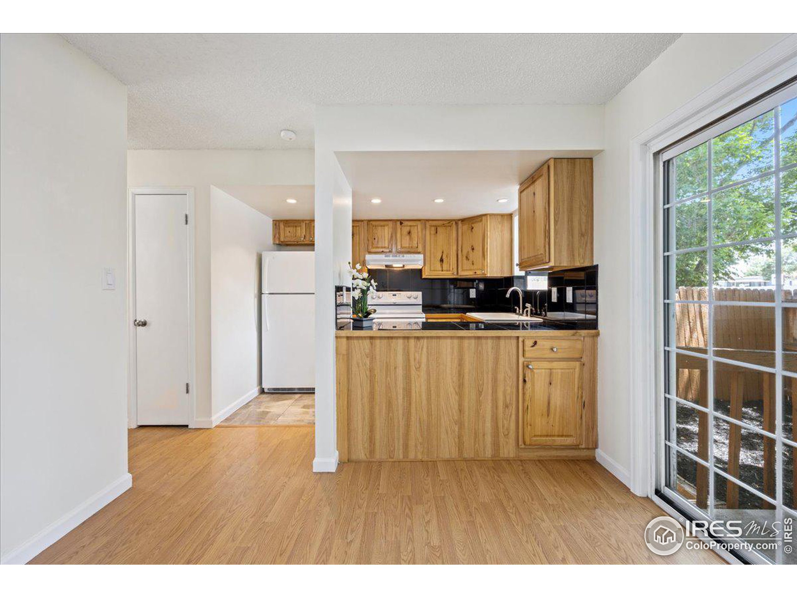 303 Quebec Ave