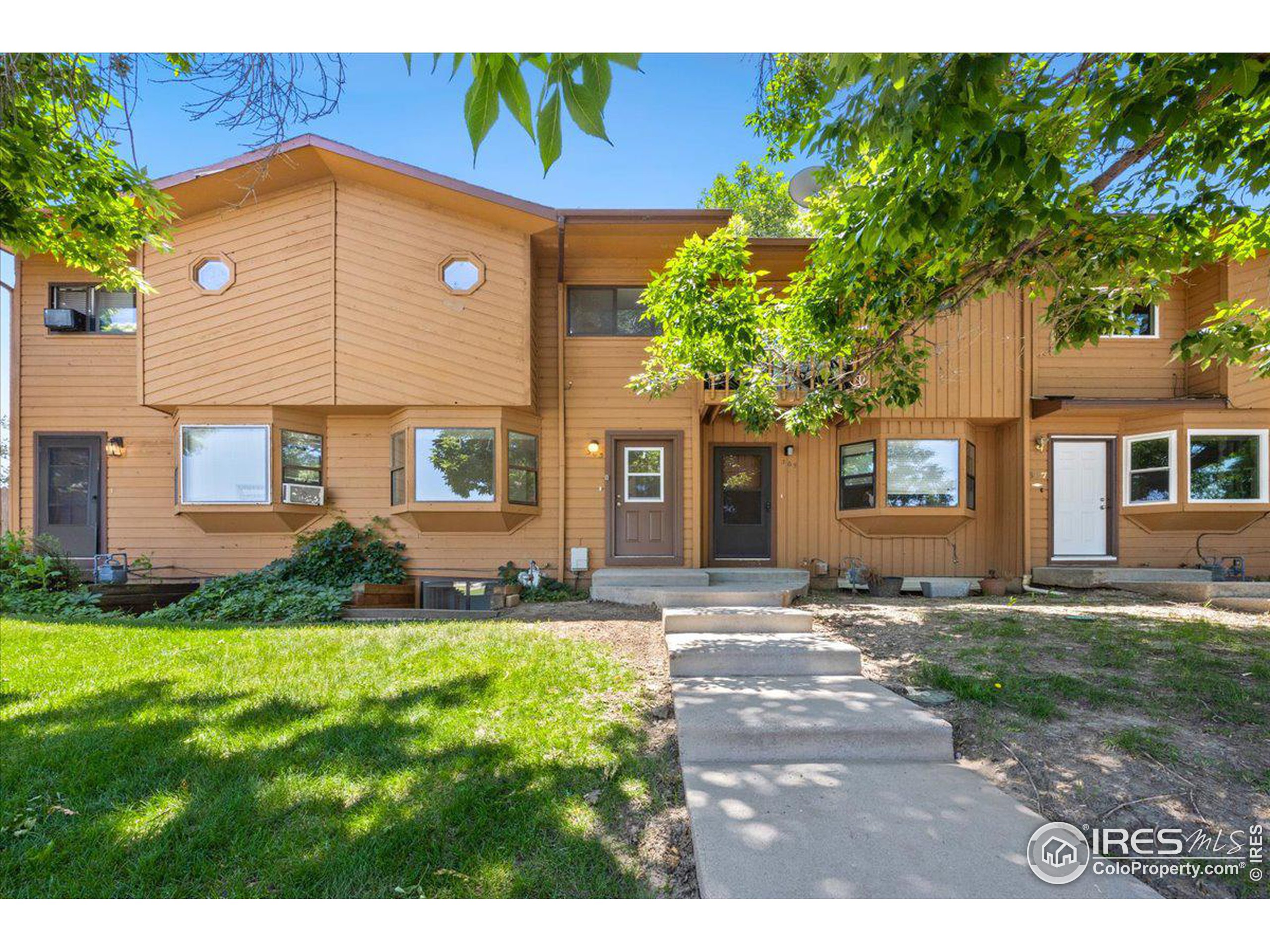 303 Quebec Ave