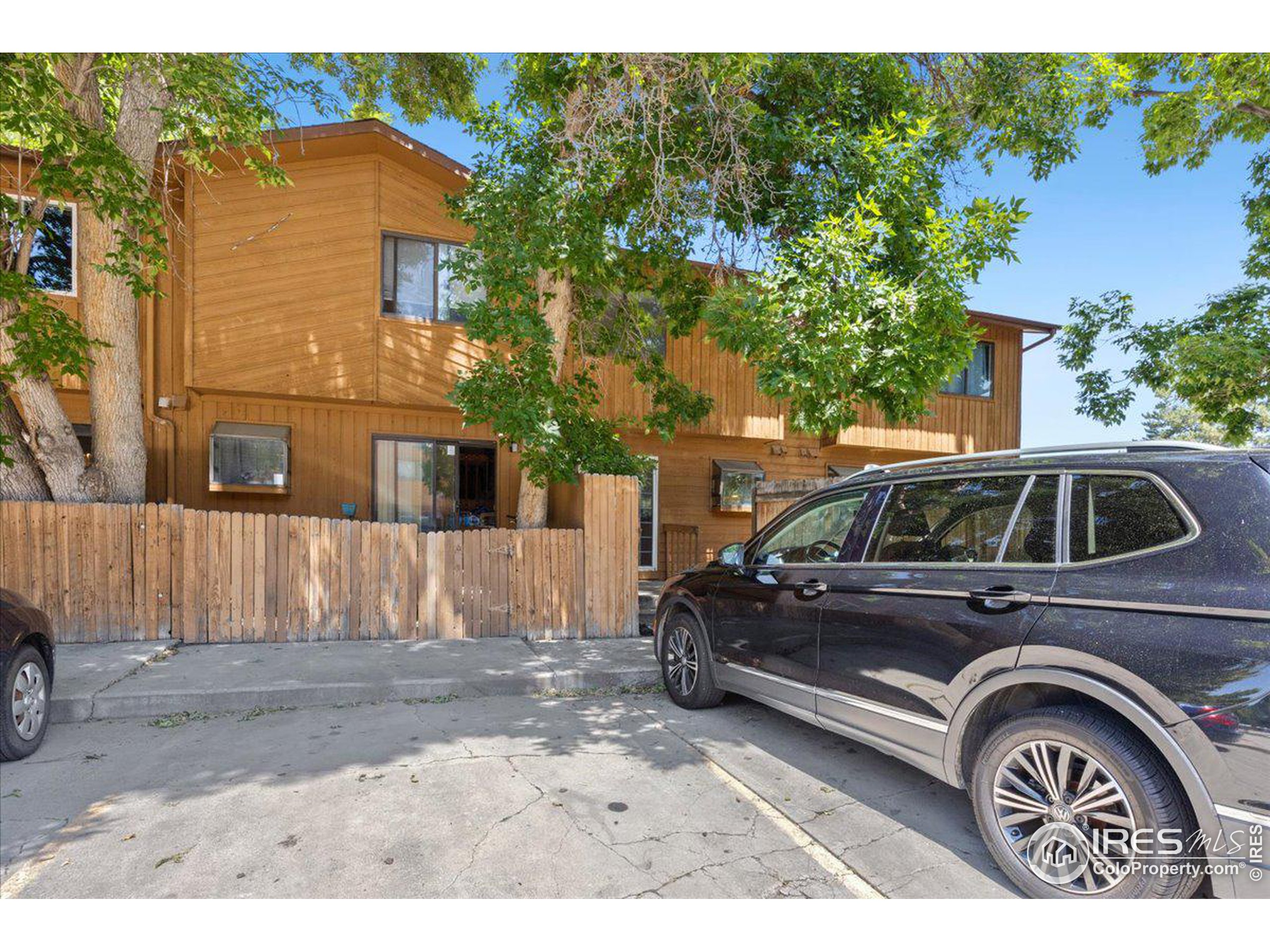 303 Quebec Ave