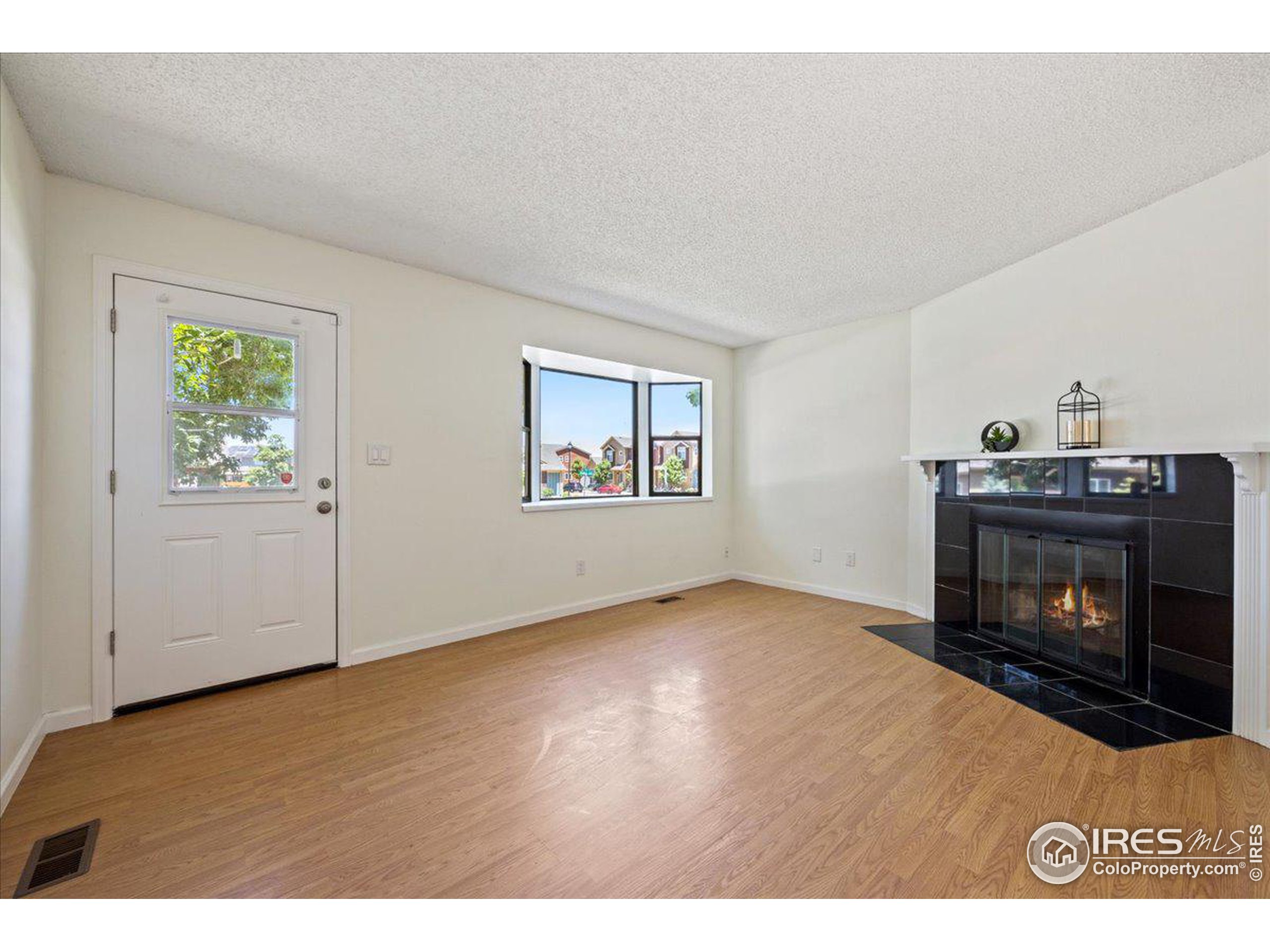 303 Quebec Ave