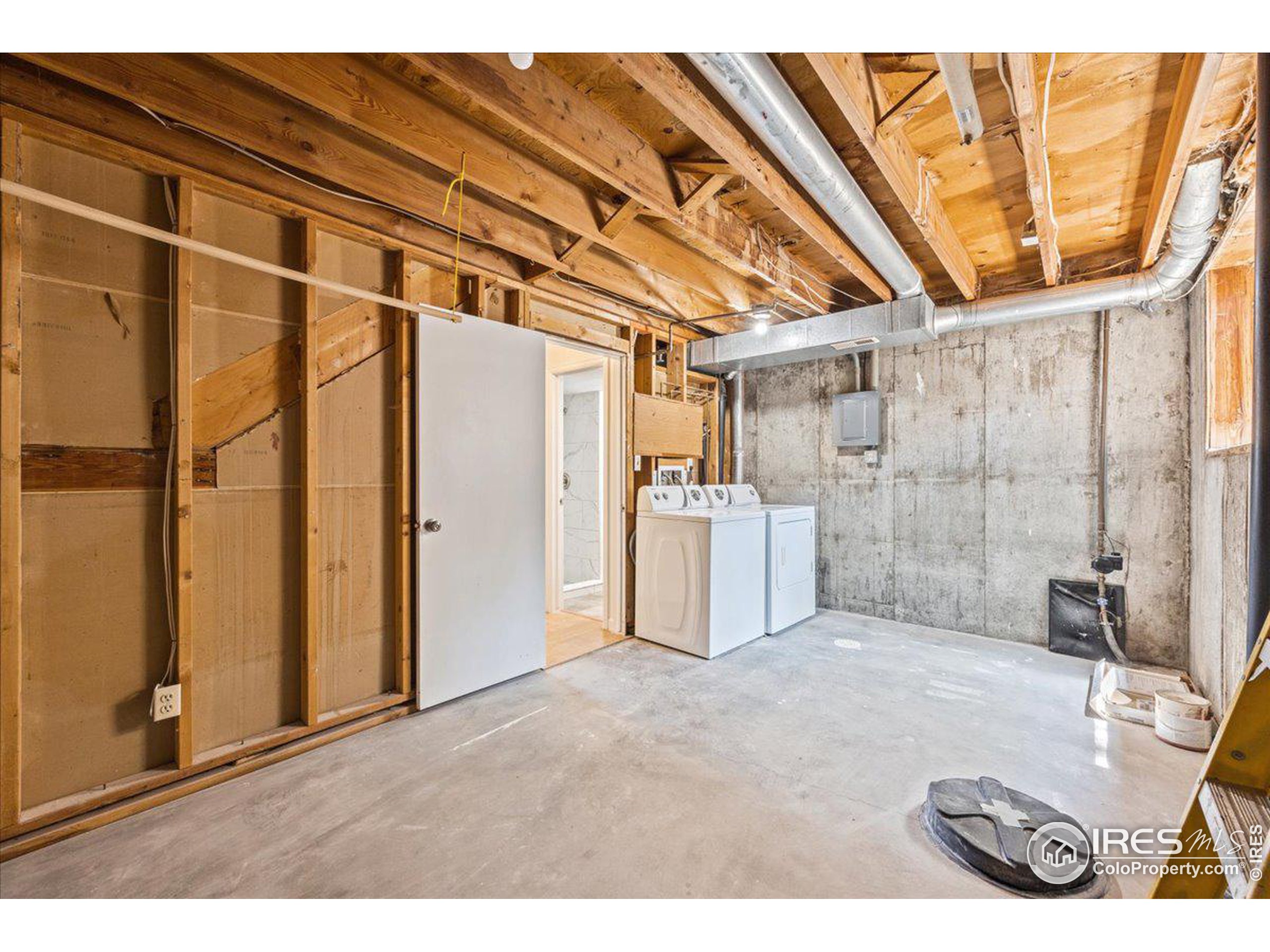 303 Quebec Ave