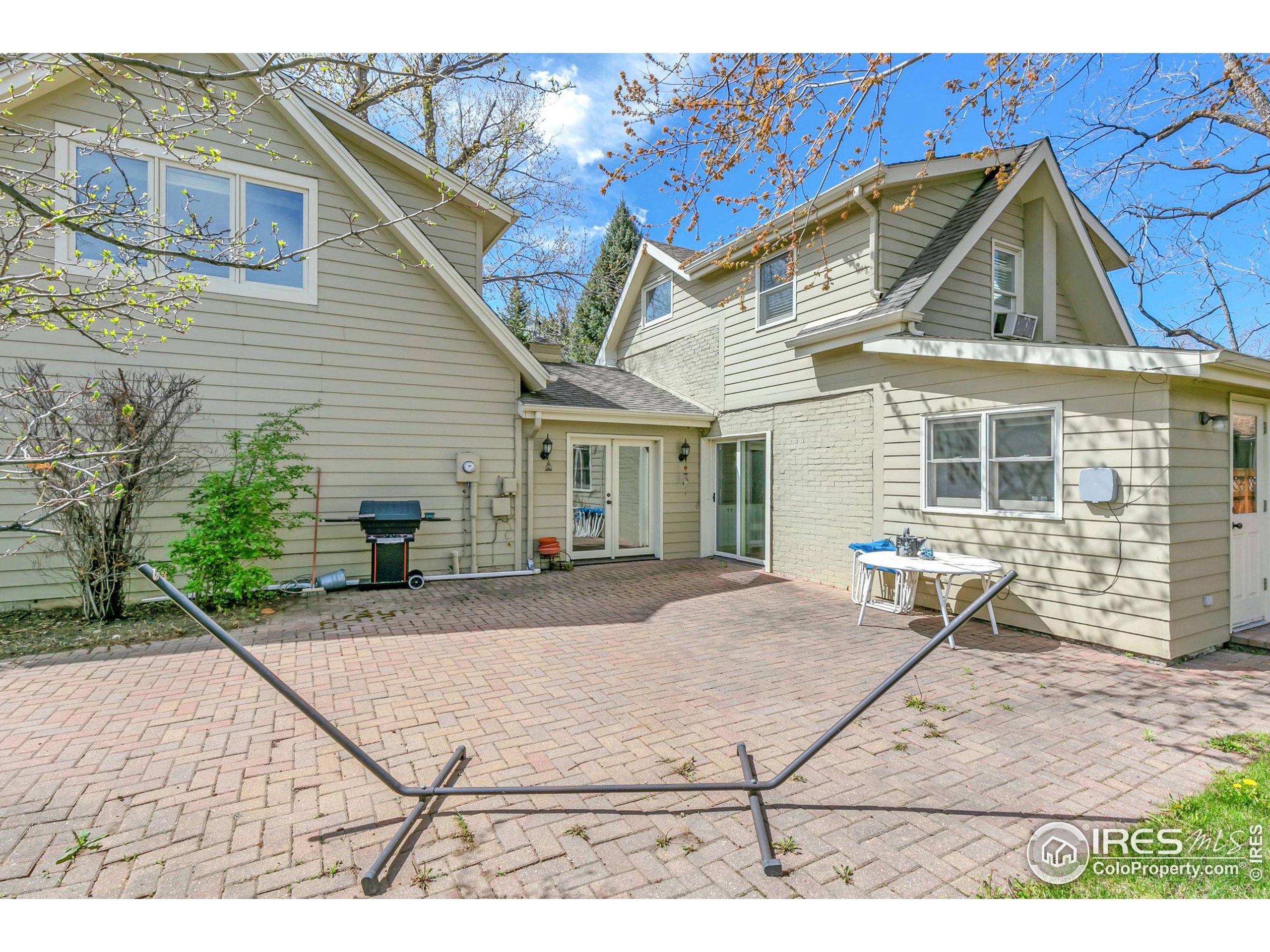 1431 Balsam Ave