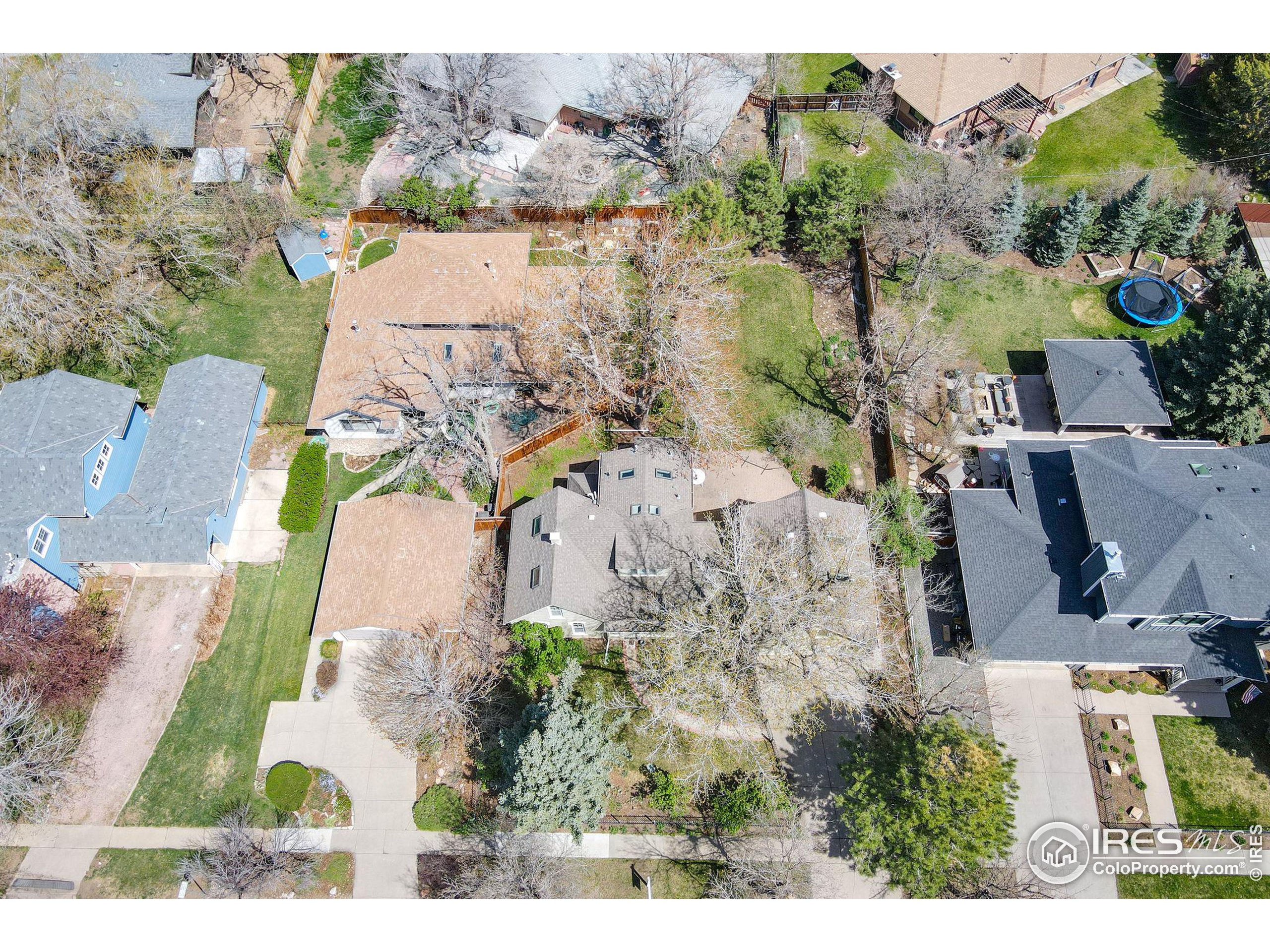 1431 Balsam Ave