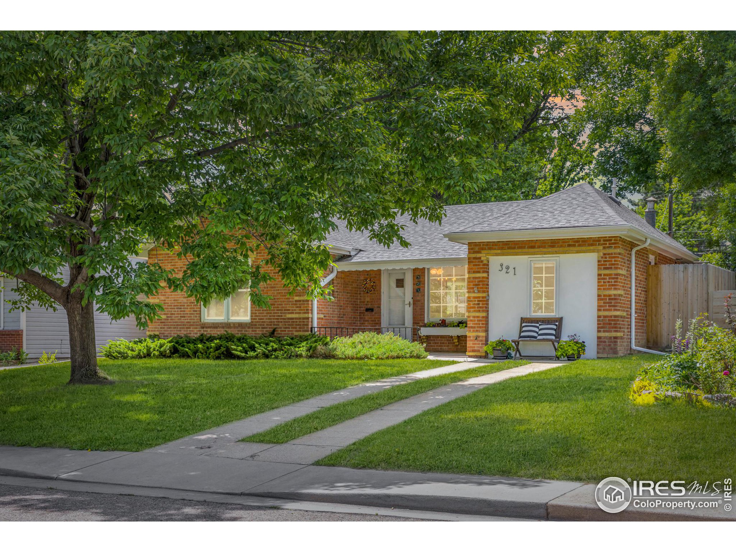 321 Sumner St
