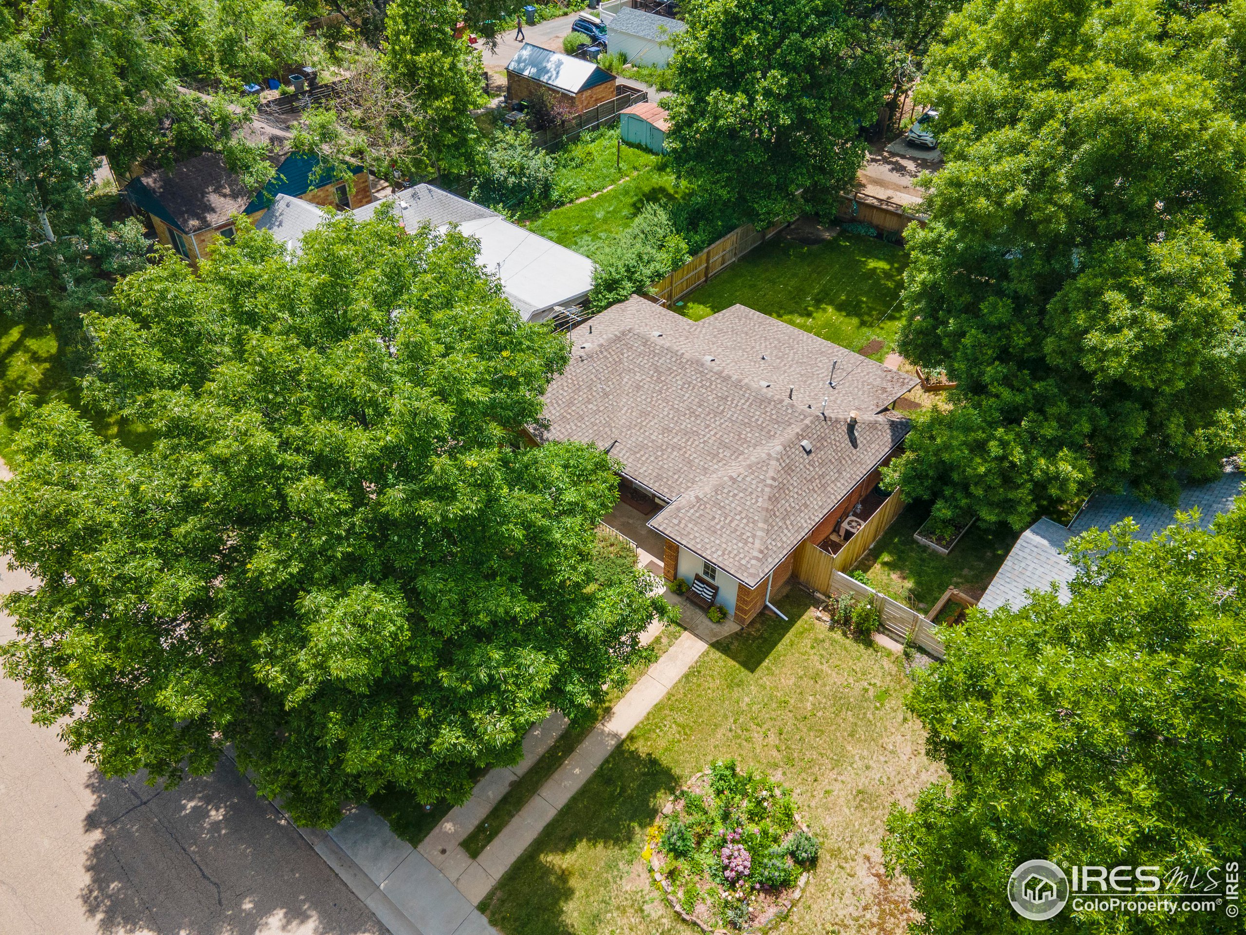 321 Sumner St