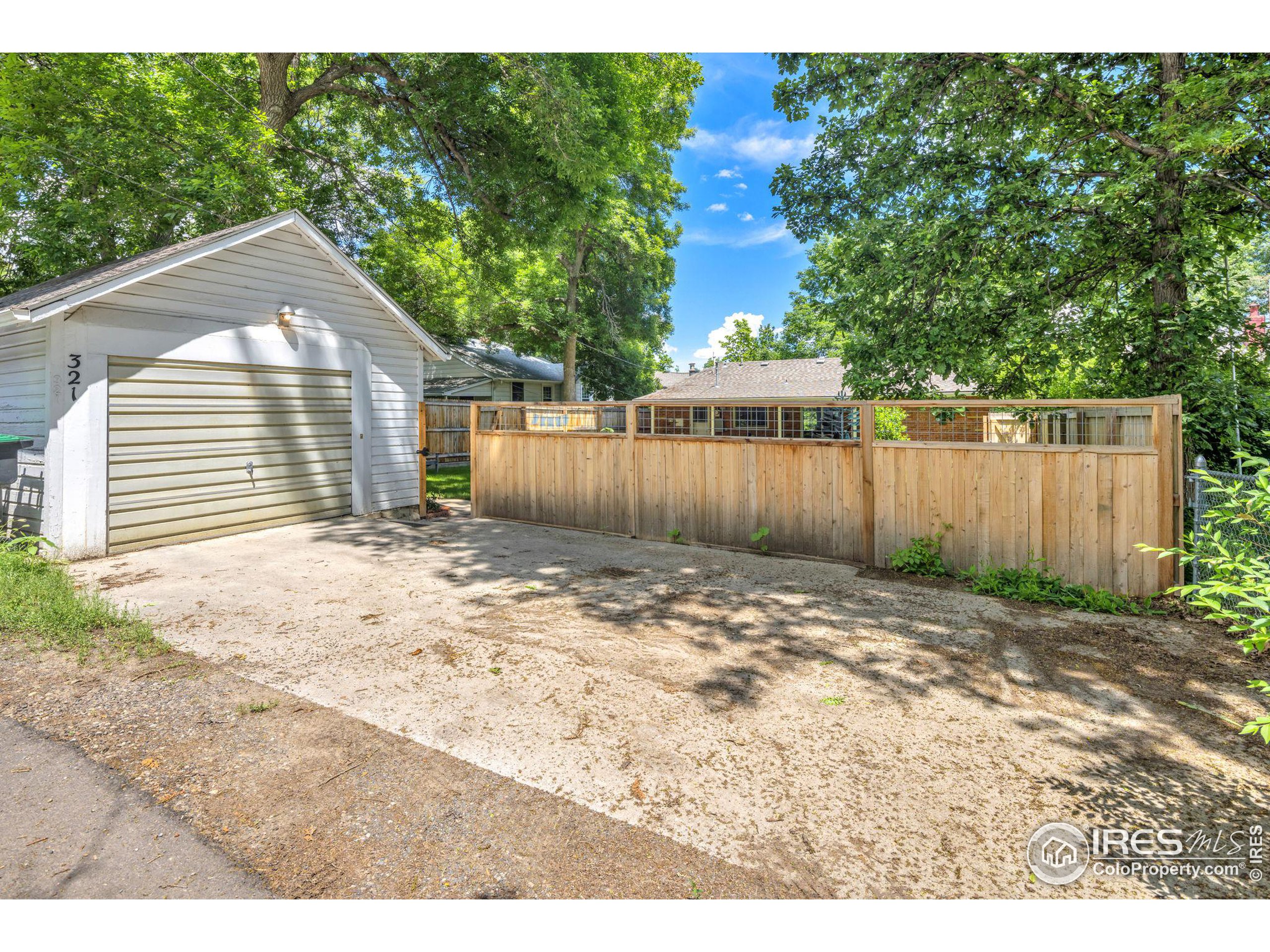 321 Sumner St