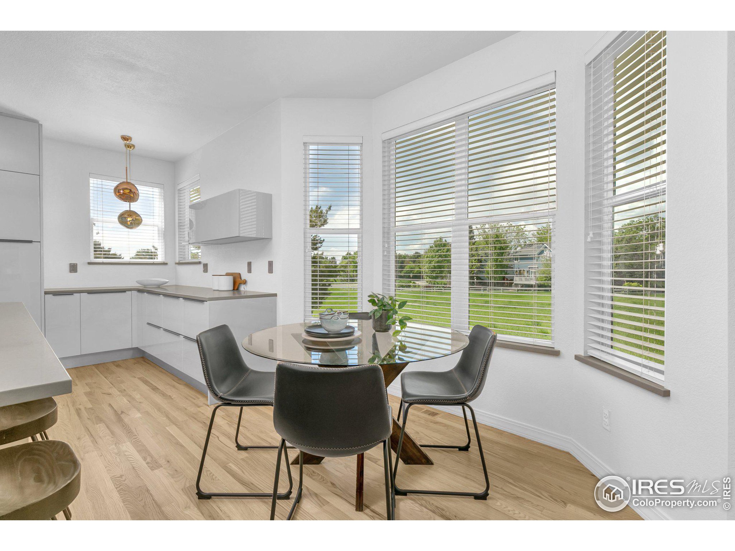 2256 Waneka Lake Trl