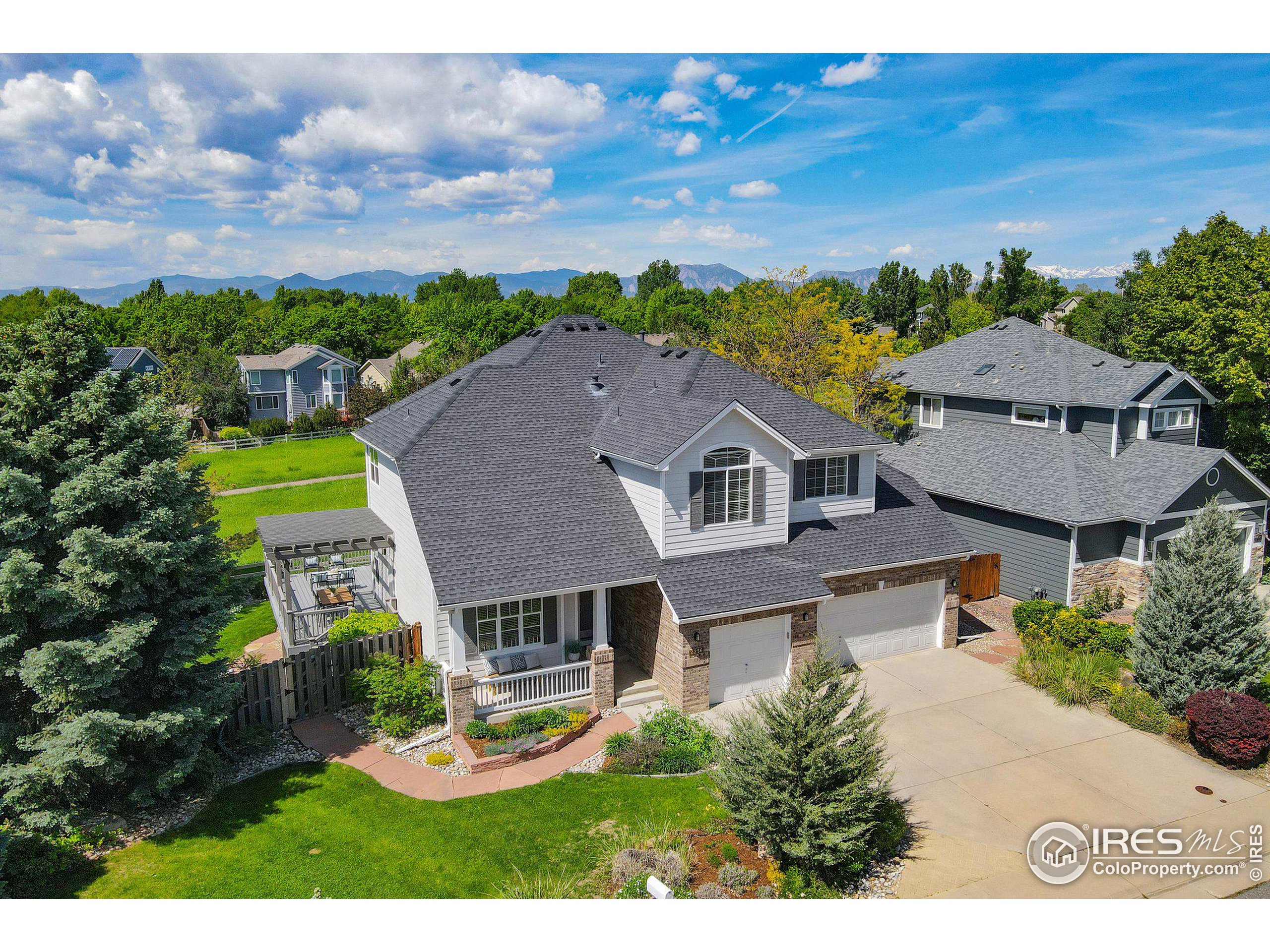 2256 Waneka Lake Trl