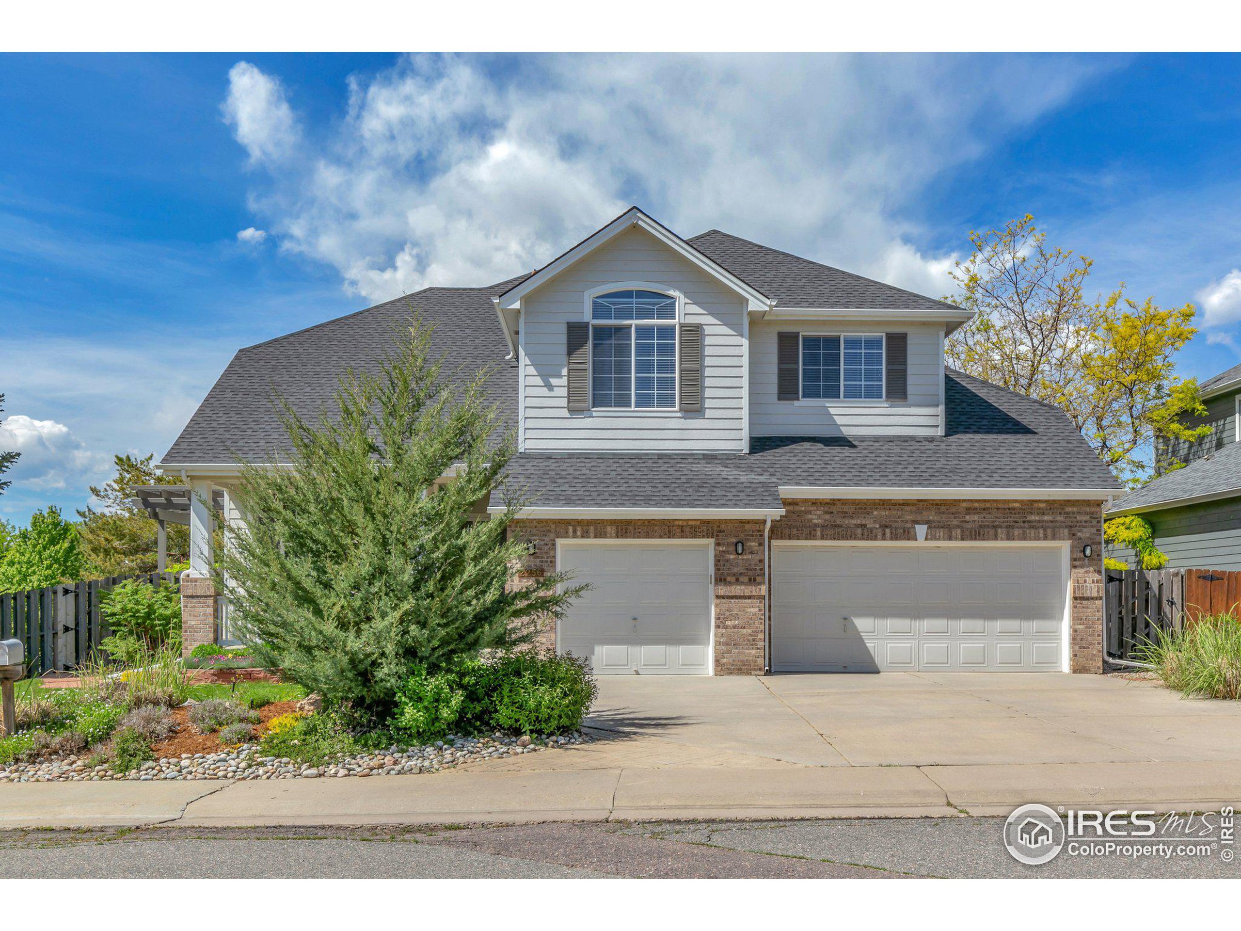 2256 Waneka Lake Trl