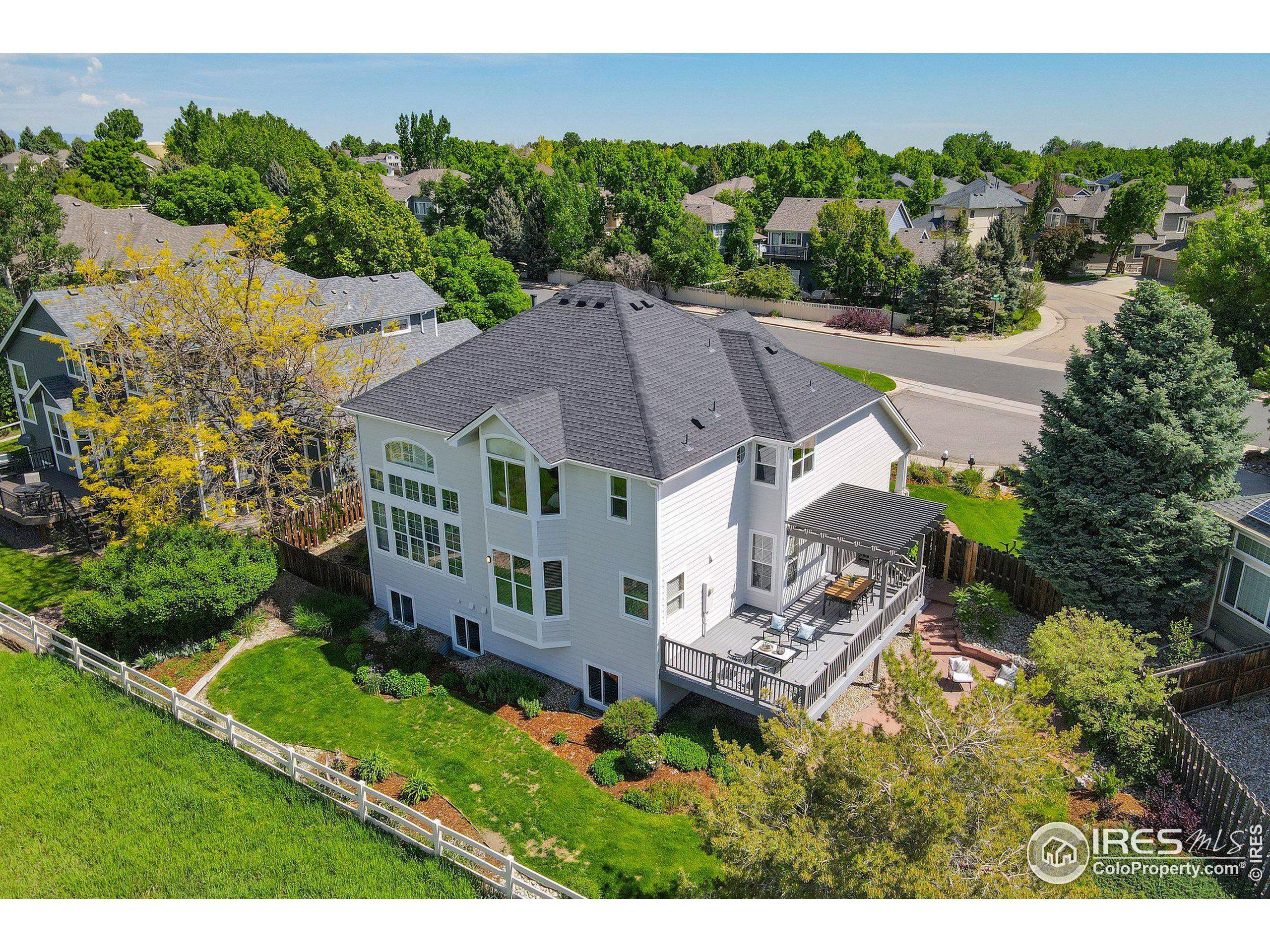 2256 Waneka Lake Trl