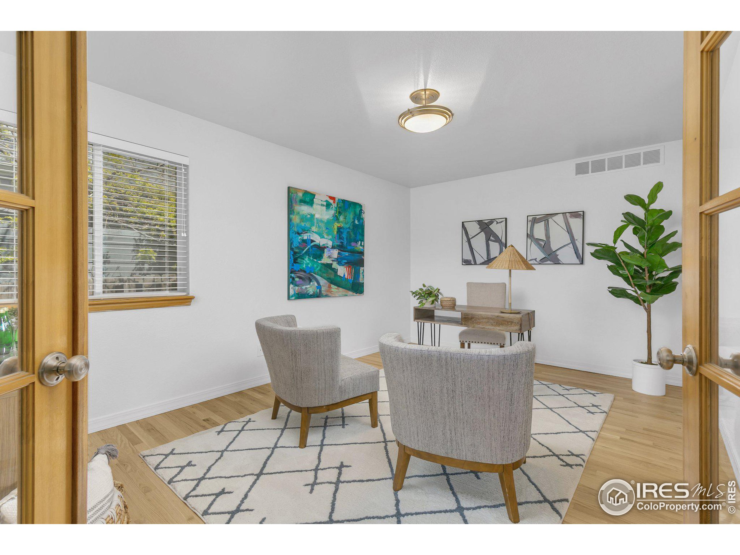 2256 Waneka Lake Trl