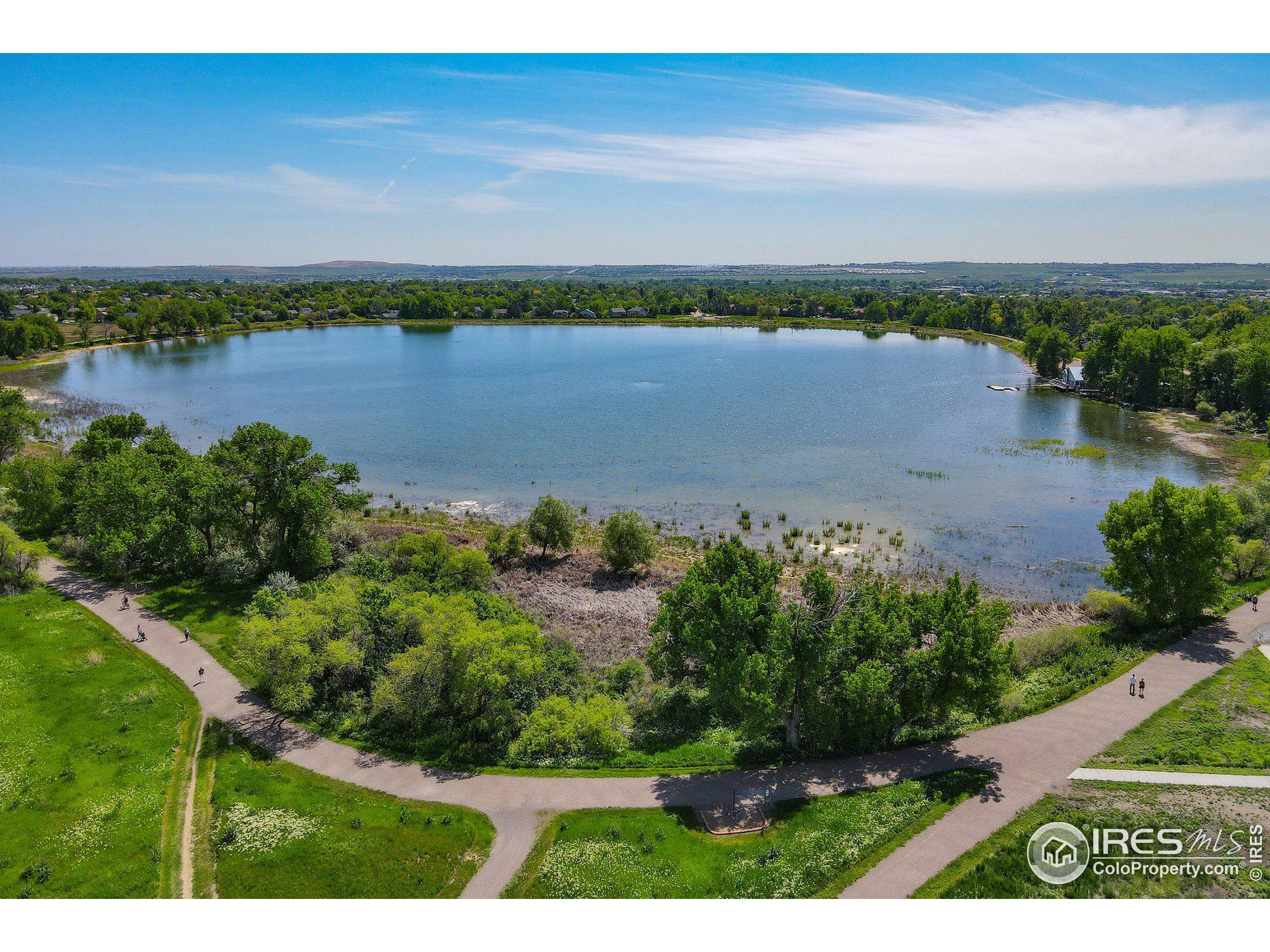 2256 Waneka Lake Trl