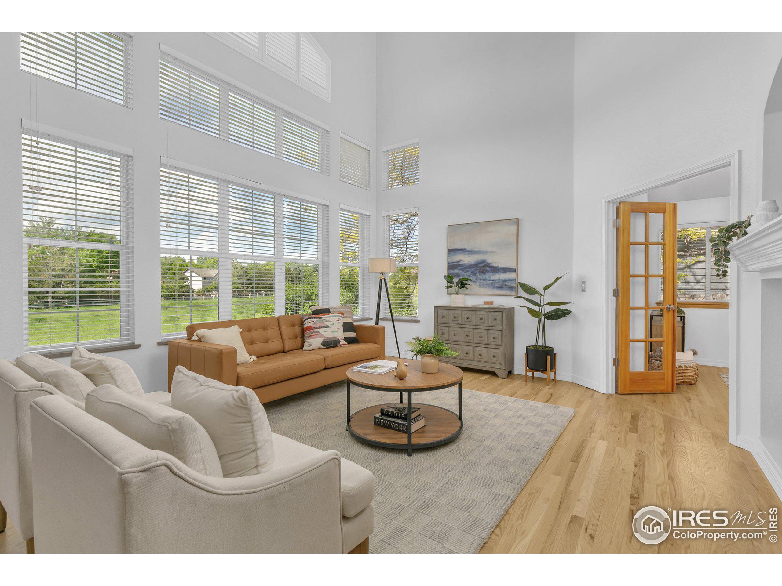 2256 Waneka Lake Trl