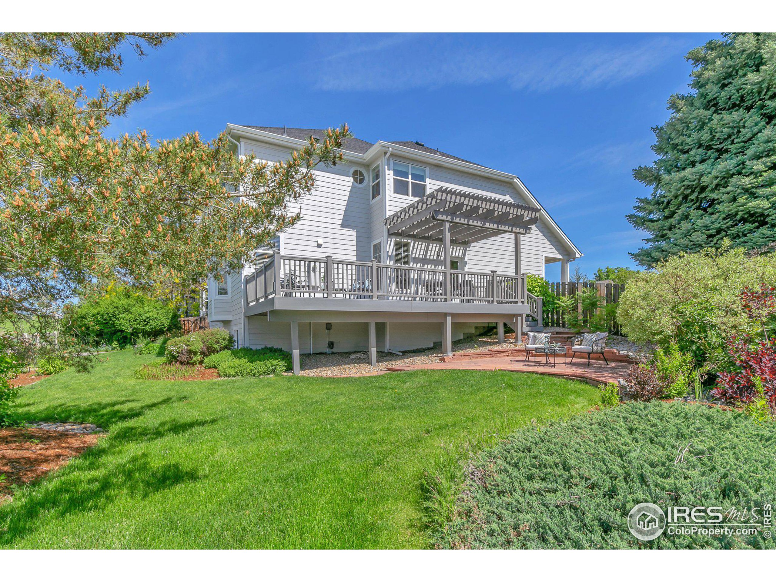 2256 Waneka Lake Trl
