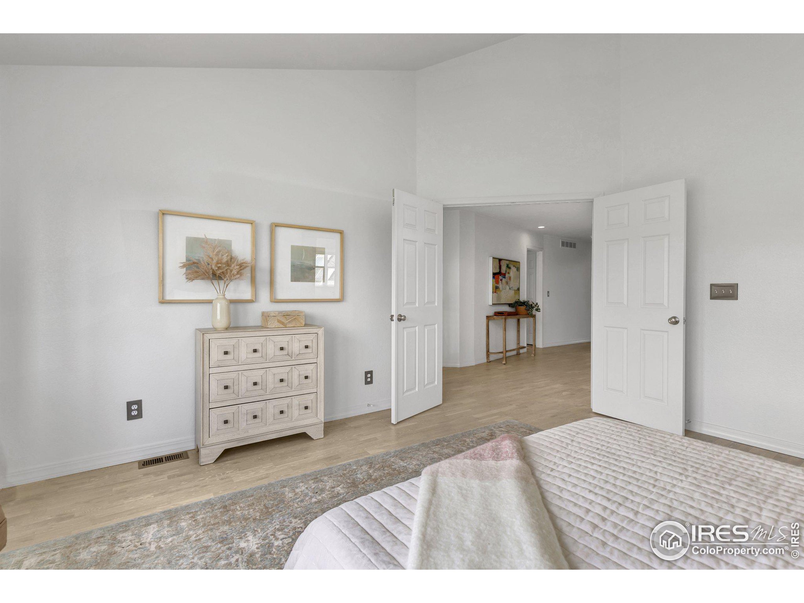 2256 Waneka Lake Trl