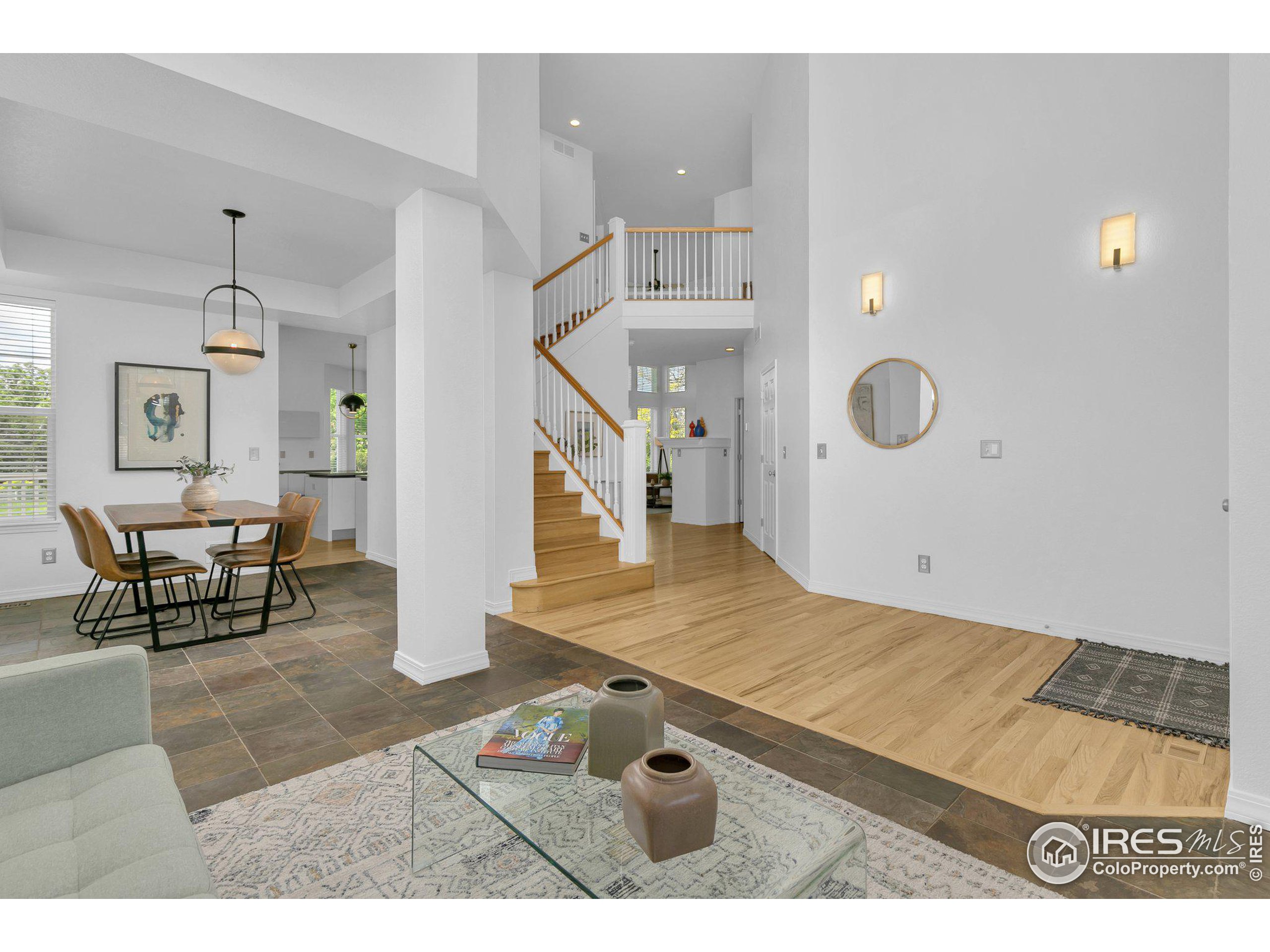 2256 Waneka Lake Trl